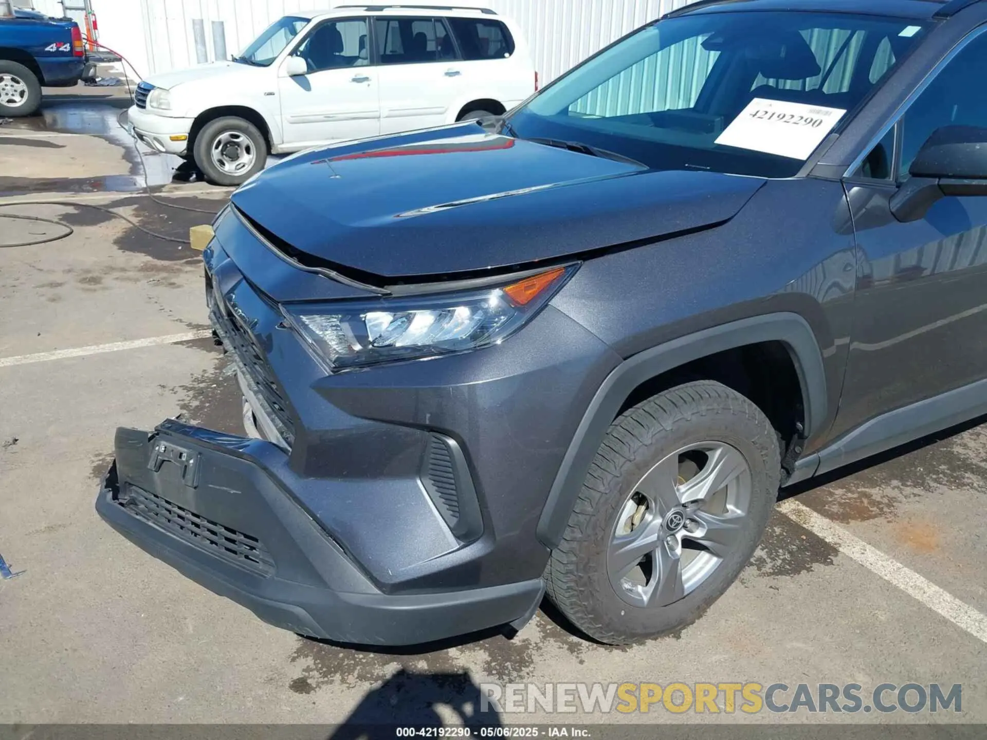 17 Photograph of a damaged car 4T3LWRFV4NU068095 TOYOTA RAV4 HYBRID 2022