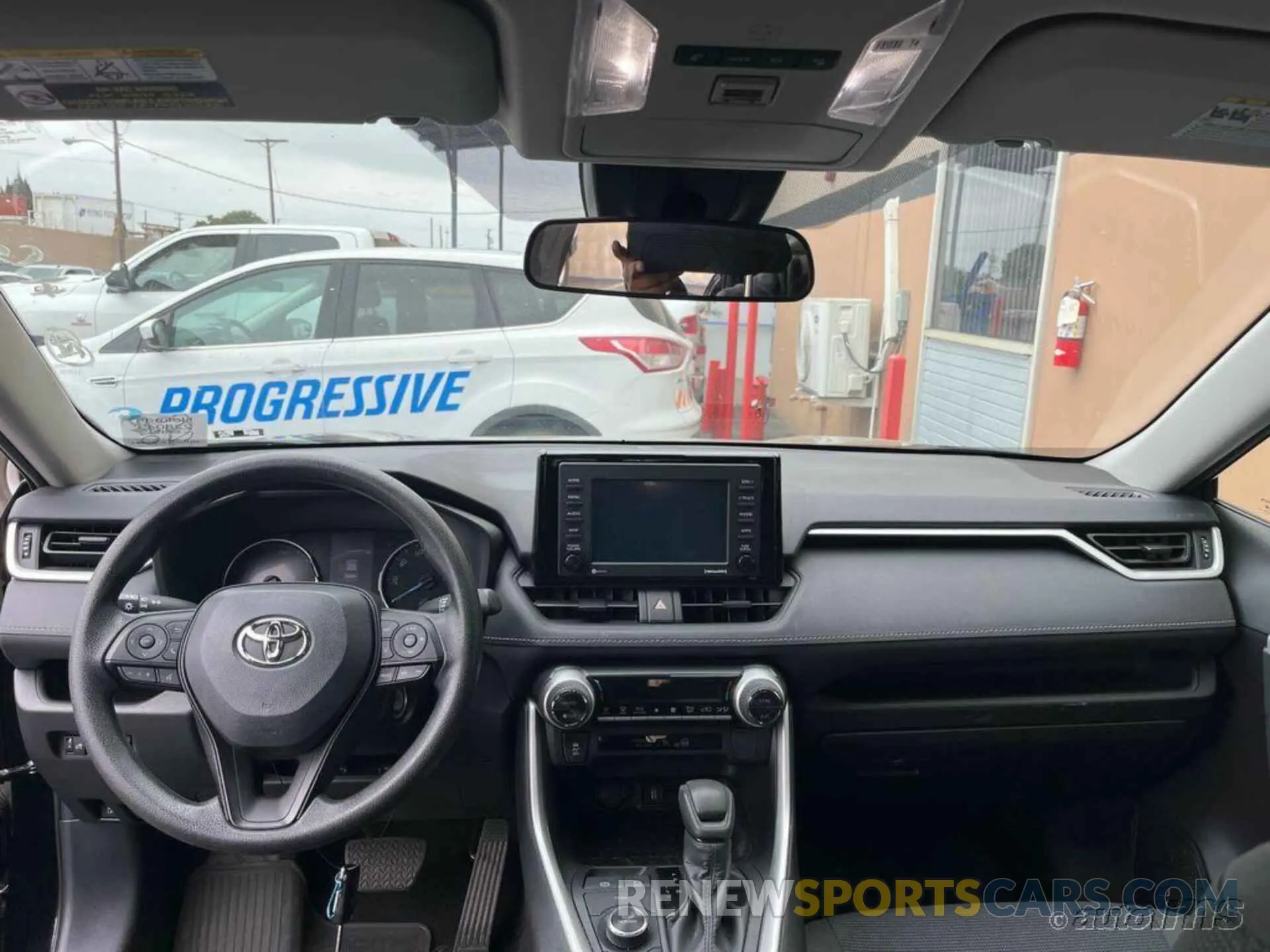 9 Photograph of a damaged car 4T3LWRFV7NU059763 TOYOTA RAV4 HYBRID 2022