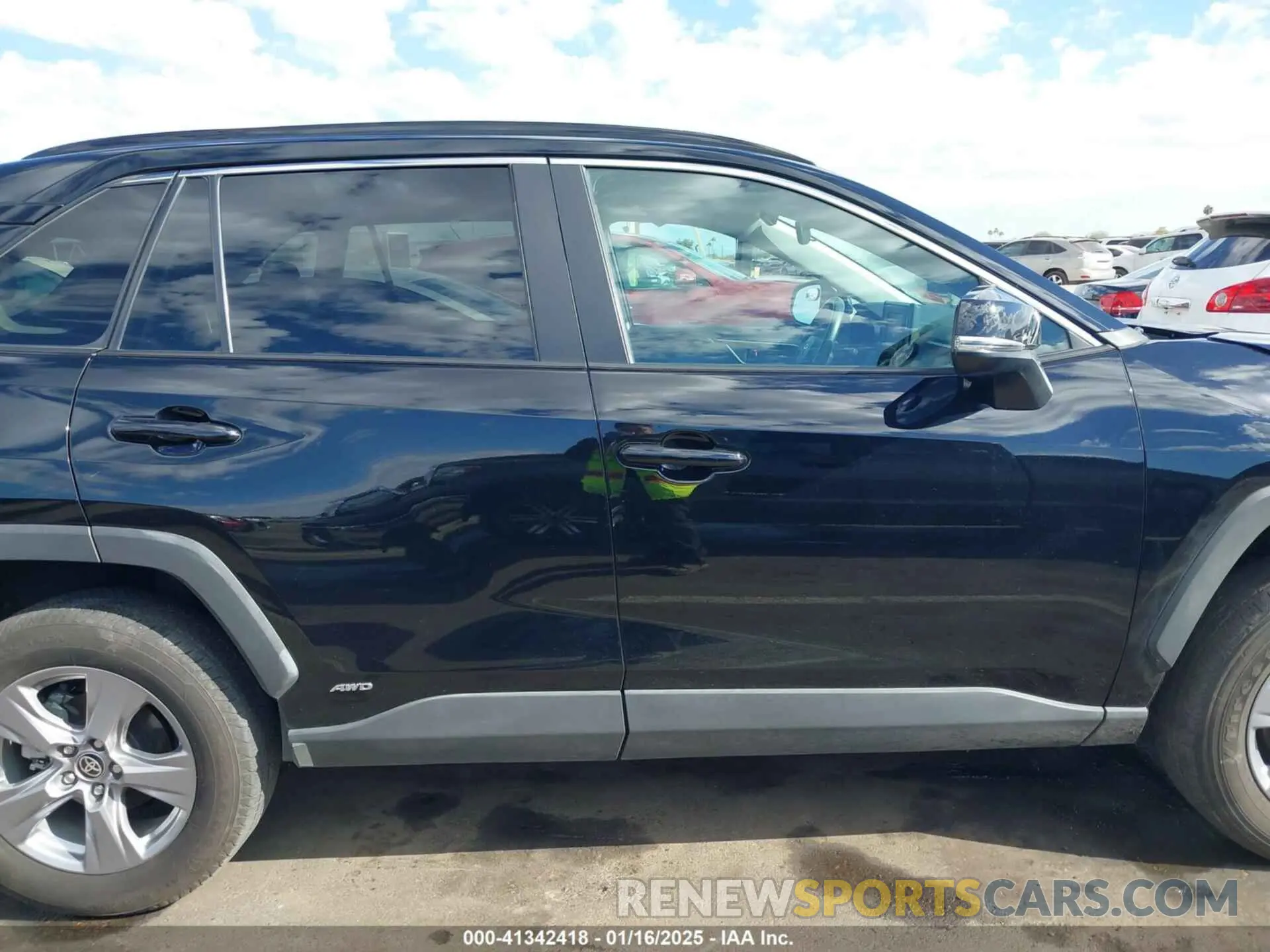 14 Photograph of a damaged car 4T3MWRFV0NU051931 TOYOTA RAV4 HYBRID 2022