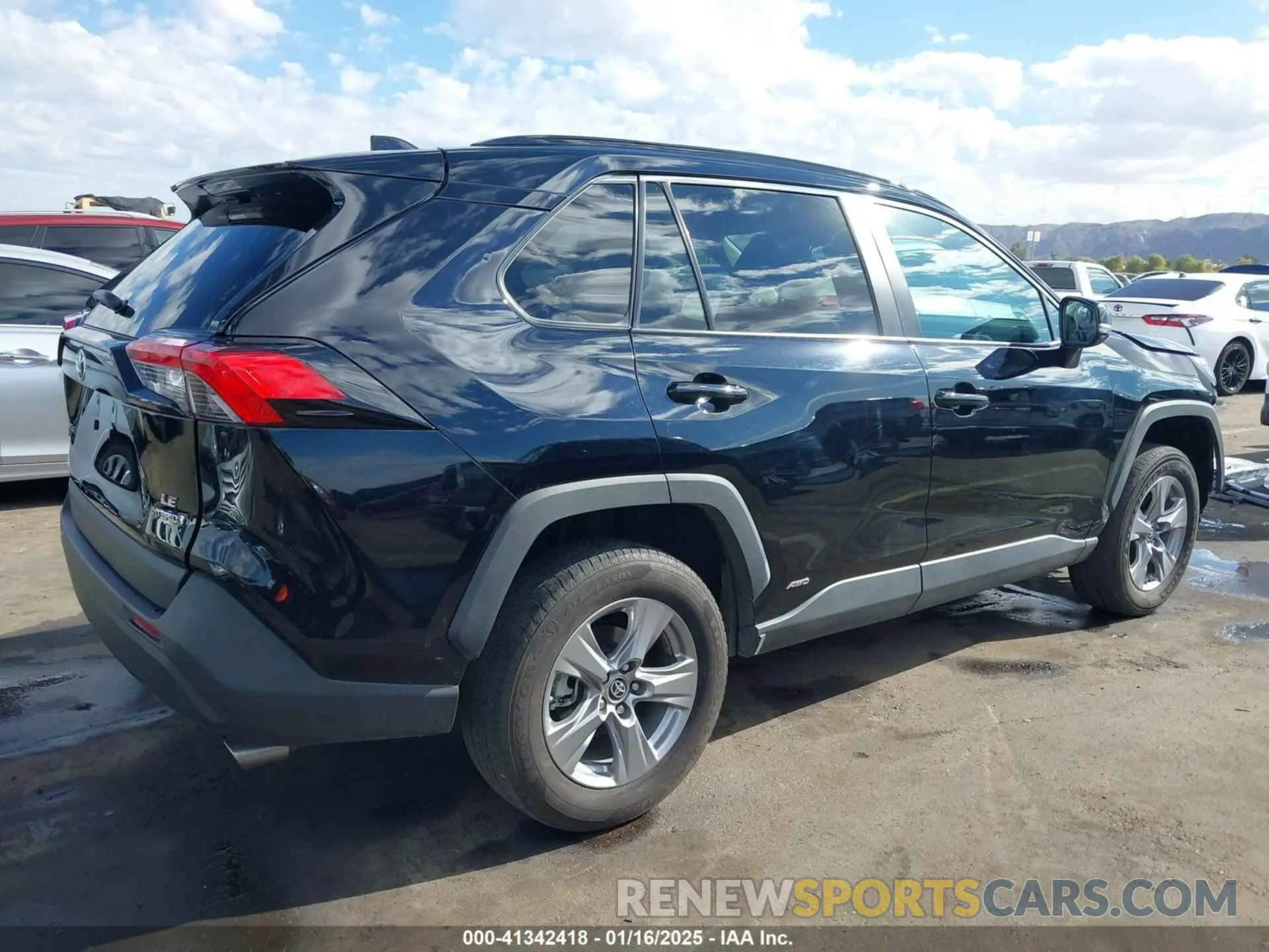 4 Photograph of a damaged car 4T3MWRFV0NU051931 TOYOTA RAV4 HYBRID 2022