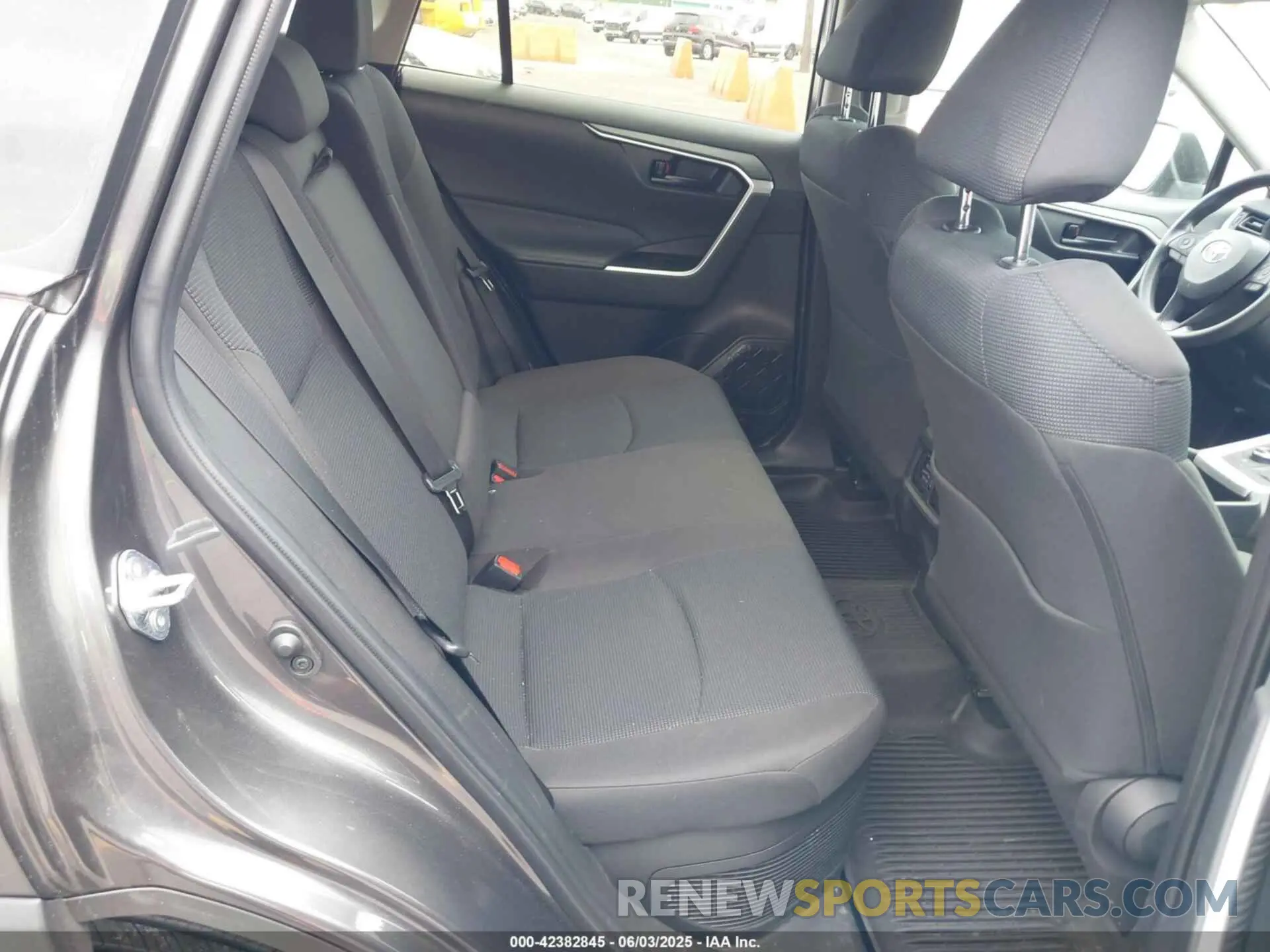 8 Photograph of a damaged car 4T3MWRFV2NU072571 TOYOTA RAV4 HYBRID 2022