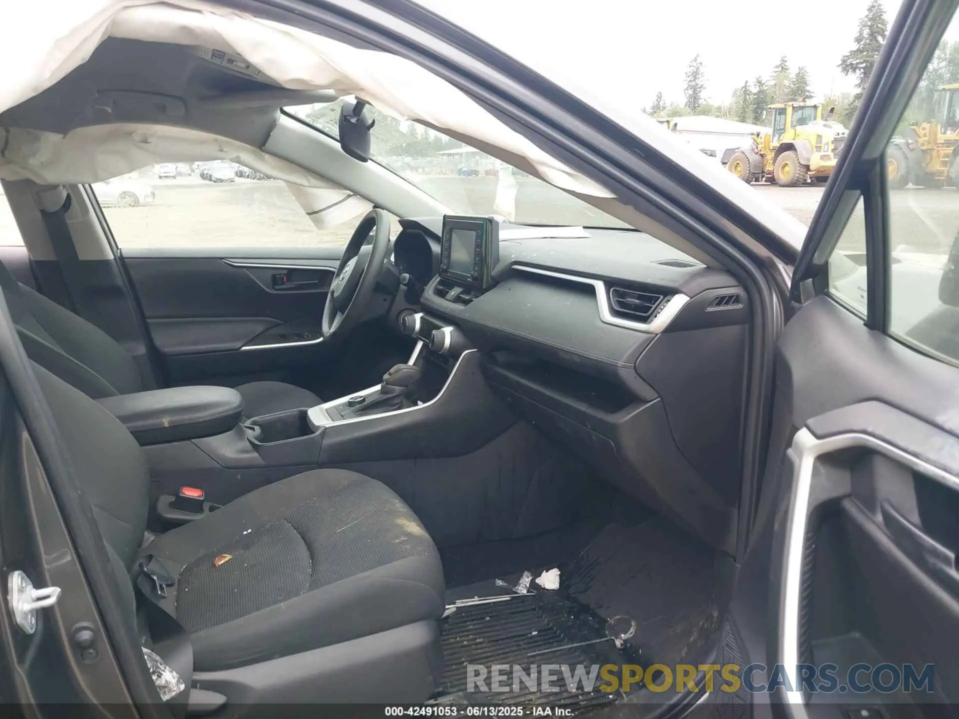 5 Photograph of a damaged car 4T3MWRFV7NU073909 TOYOTA RAV4 HYBRID 2022