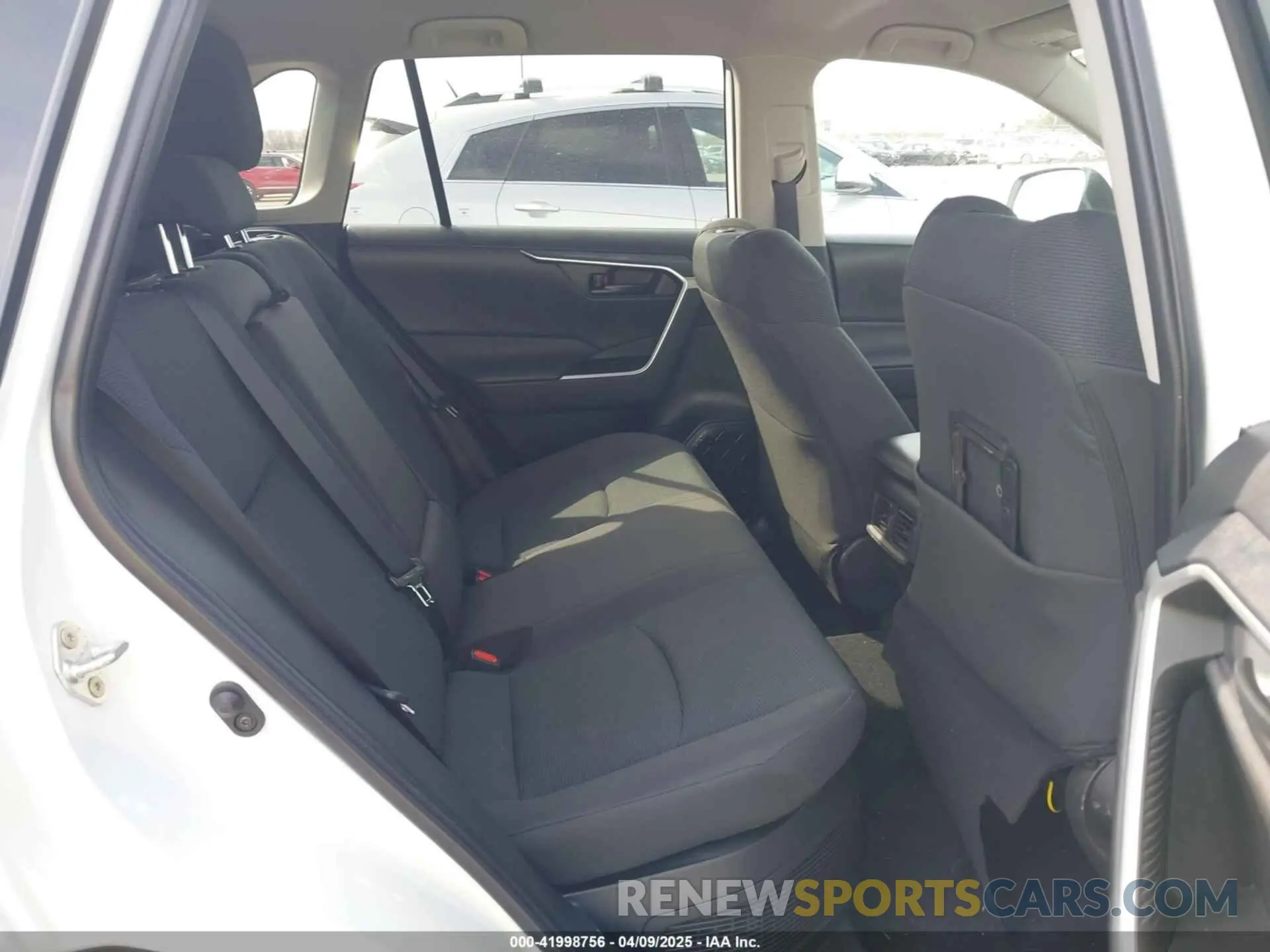 8 Photograph of a damaged car 4T3MWRFV9NU073555 TOYOTA RAV4 HYBRID 2022