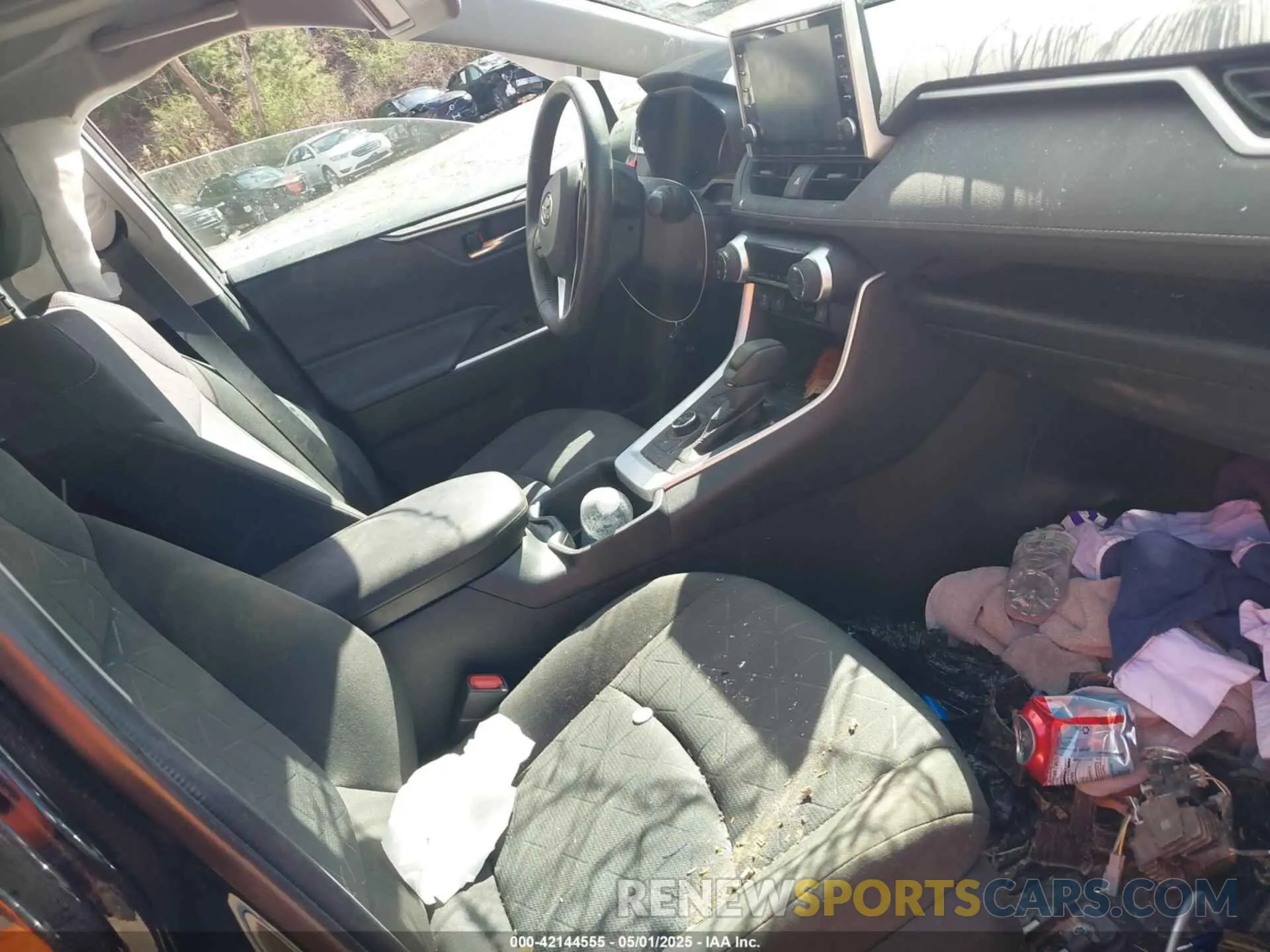 5 Photograph of a damaged car 4T3RWRFV0NU054821 TOYOTA RAV4 HYBRID 2022