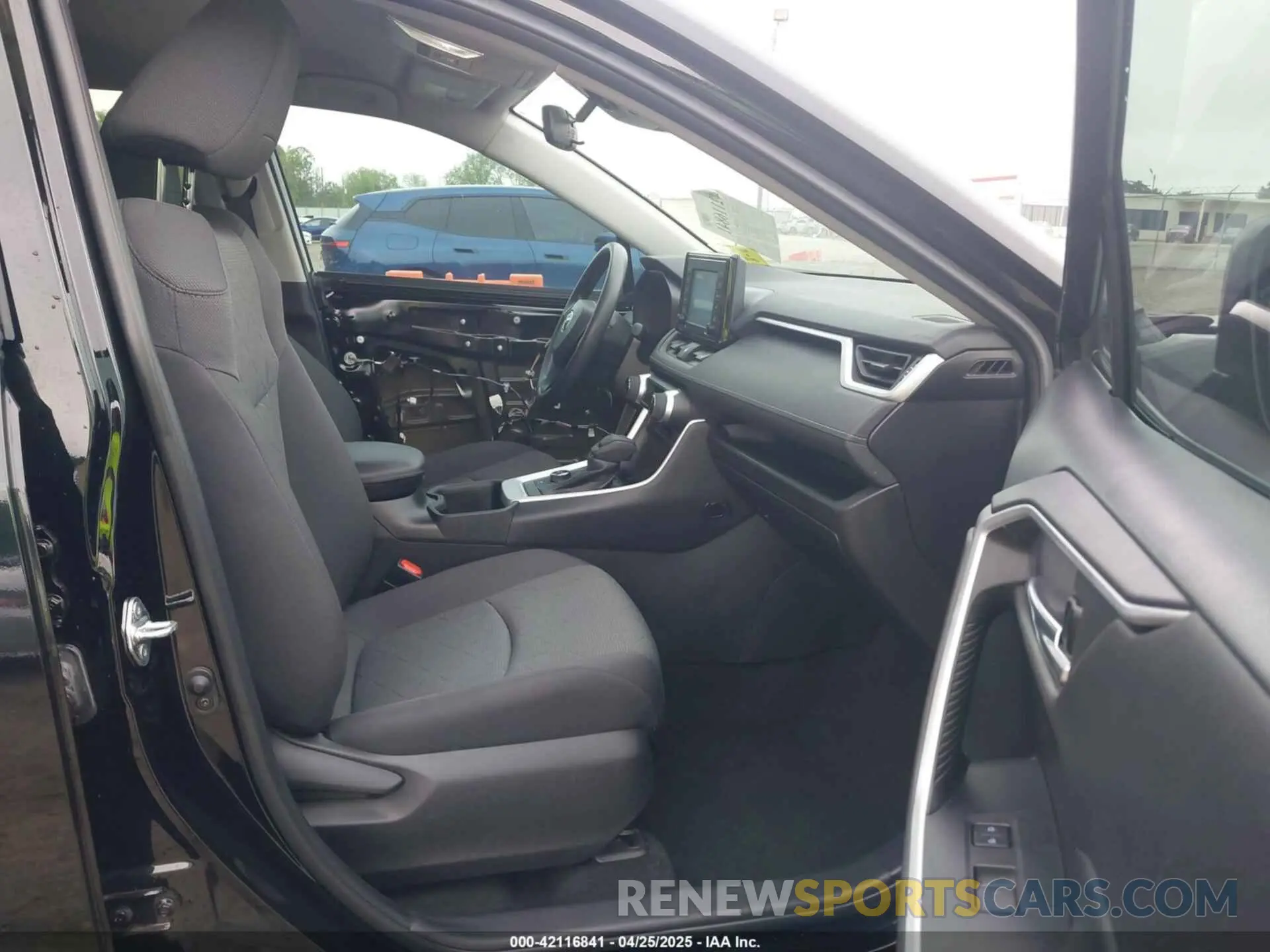 5 Photograph of a damaged car 4T3RWRFV2NU068025 TOYOTA RAV4 HYBRID 2022