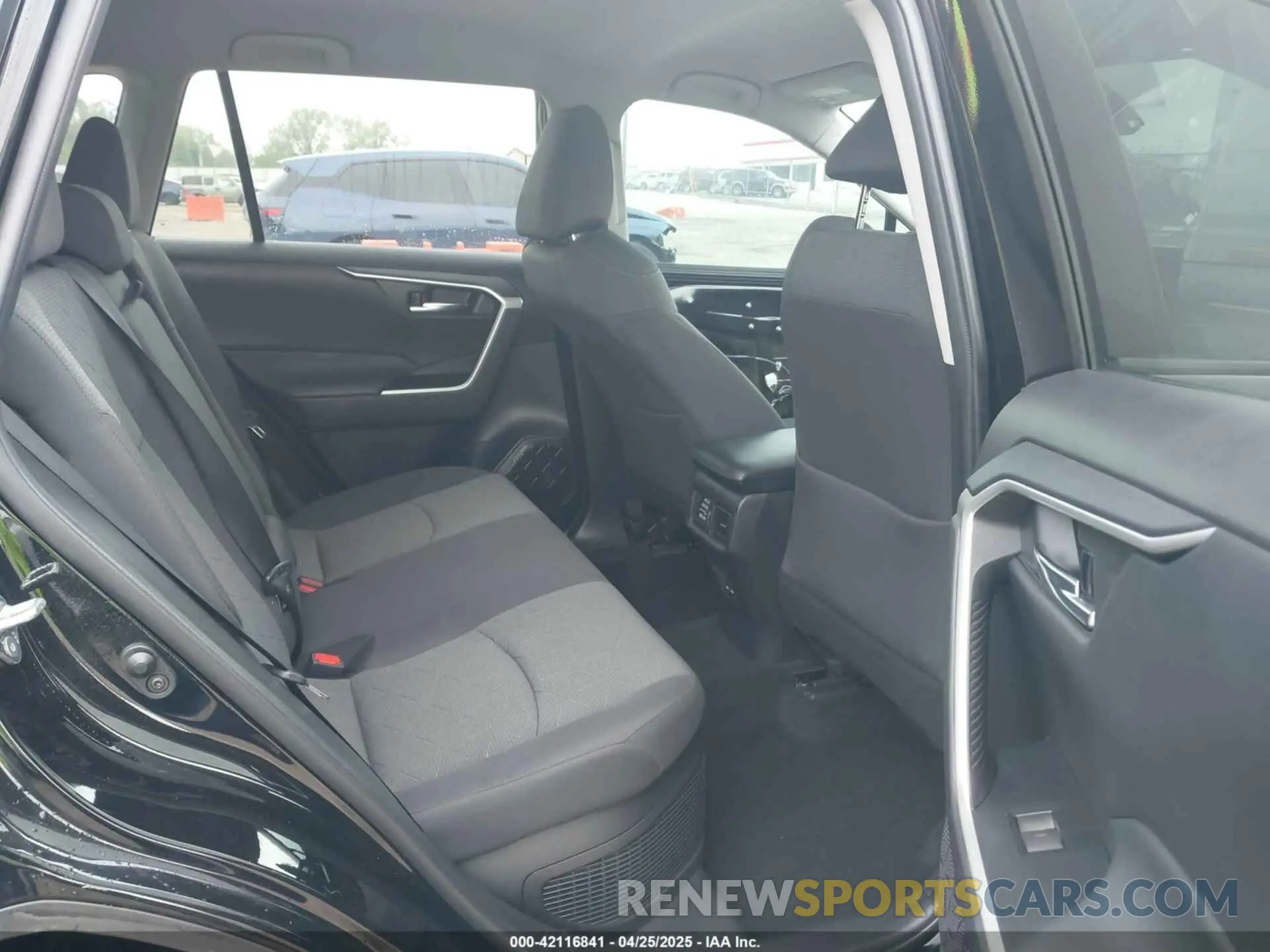 8 Photograph of a damaged car 4T3RWRFV2NU068025 TOYOTA RAV4 HYBRID 2022