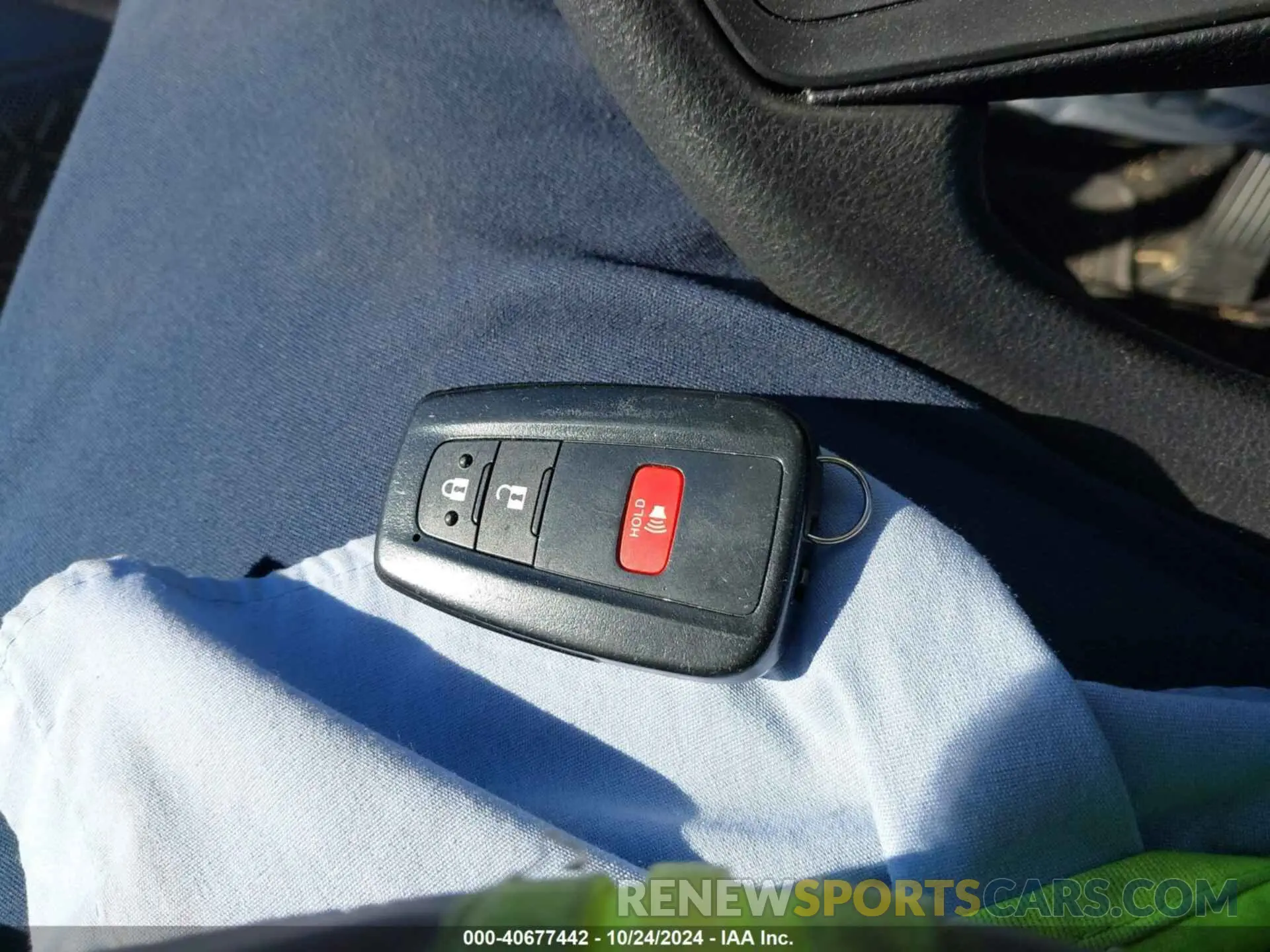 11 Photograph of a damaged car 4T3RWRFV3NU059446 TOYOTA RAV4 HYBRID 2022