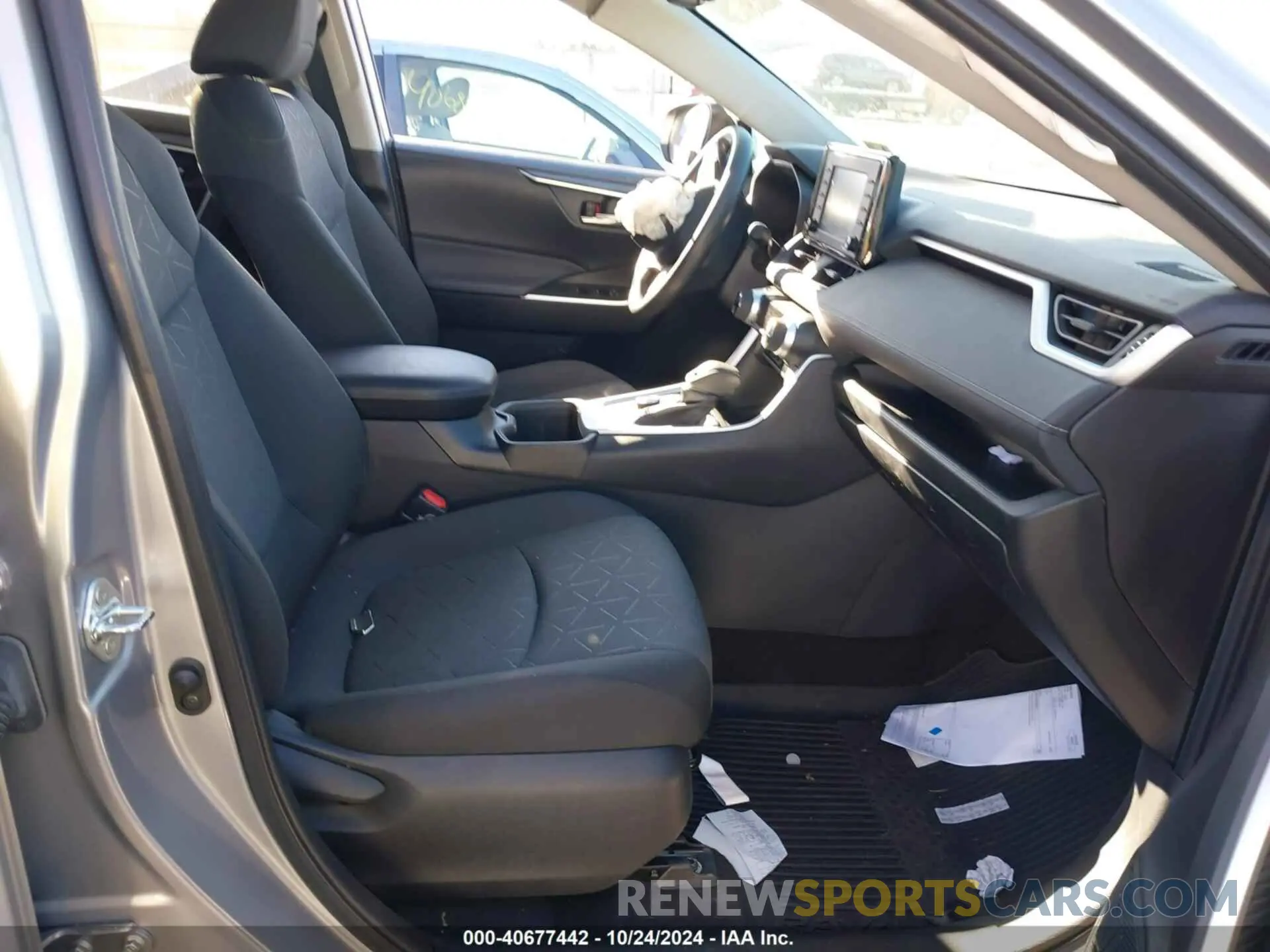 5 Photograph of a damaged car 4T3RWRFV3NU059446 TOYOTA RAV4 HYBRID 2022