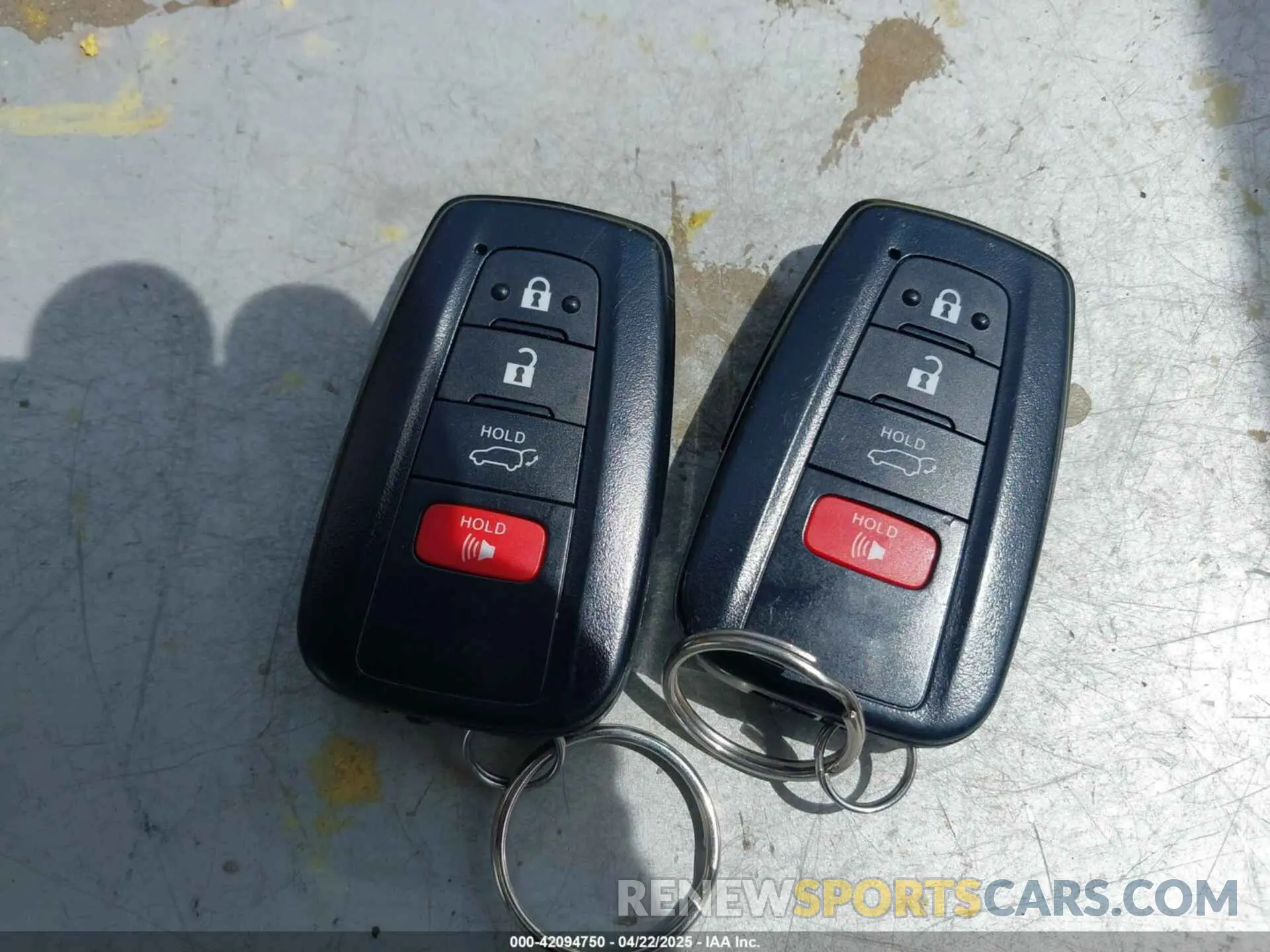 11 Photograph of a damaged car 4T3RWRFV3NU064582 TOYOTA RAV4 HYBRID 2022