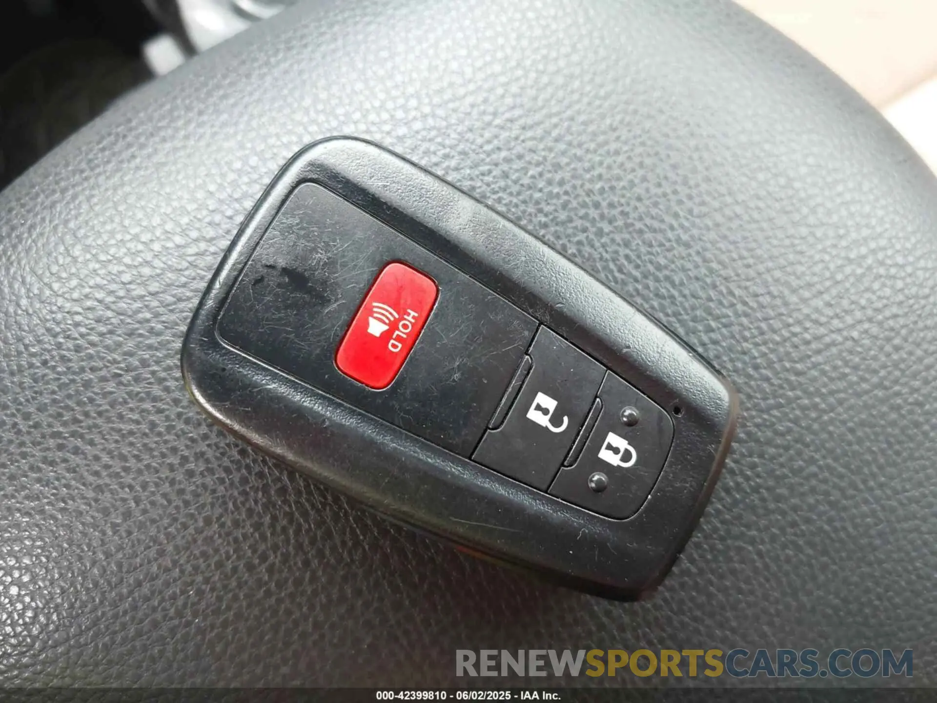 11 Photograph of a damaged car 4T3RWRFV4NU080211 TOYOTA RAV4 HYBRID 2022
