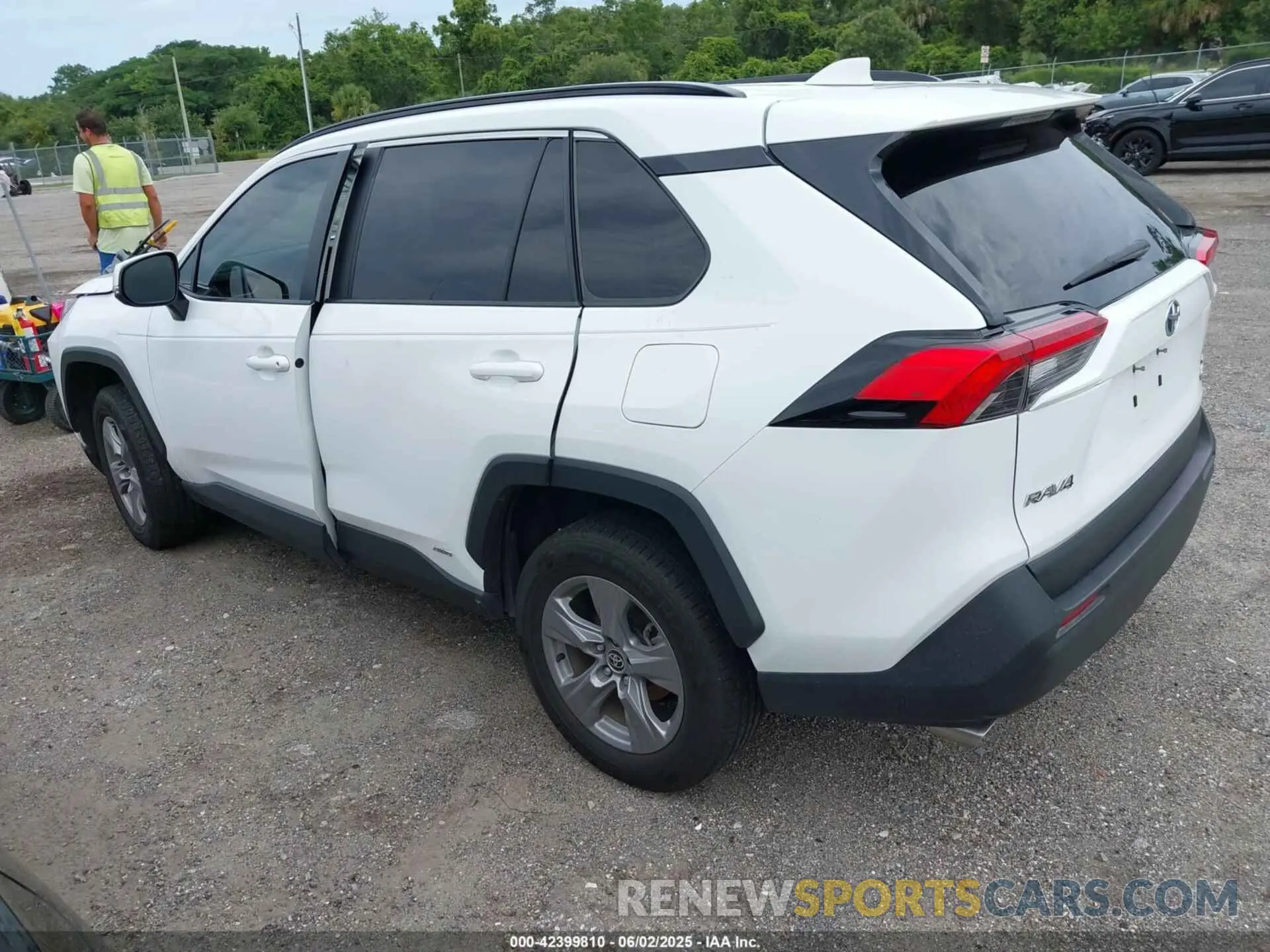 3 Photograph of a damaged car 4T3RWRFV4NU080211 TOYOTA RAV4 HYBRID 2022