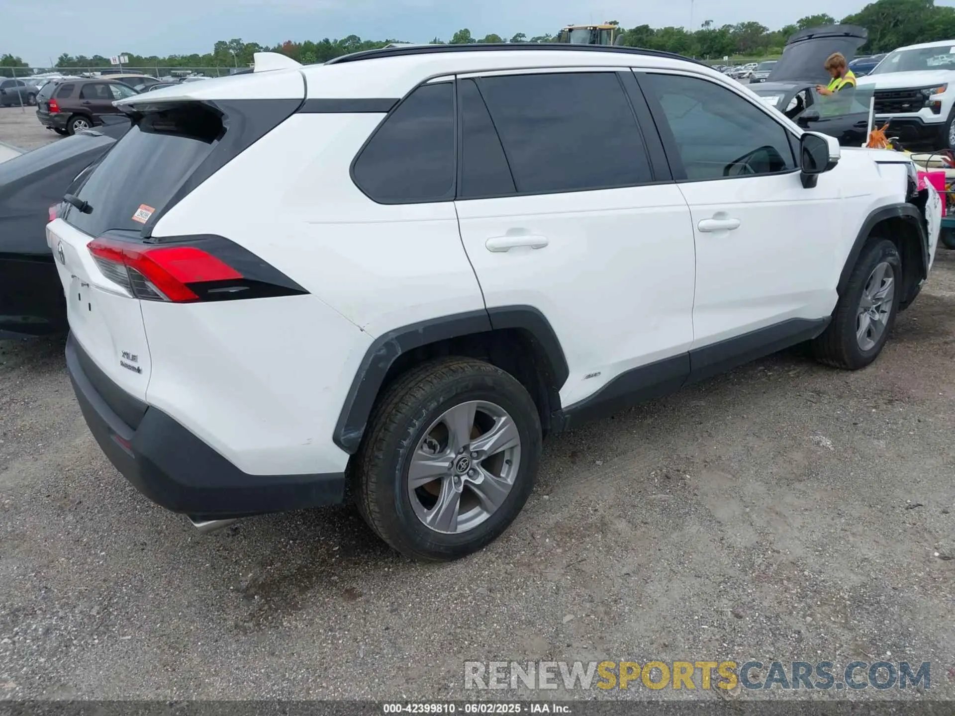 4 Photograph of a damaged car 4T3RWRFV4NU080211 TOYOTA RAV4 HYBRID 2022