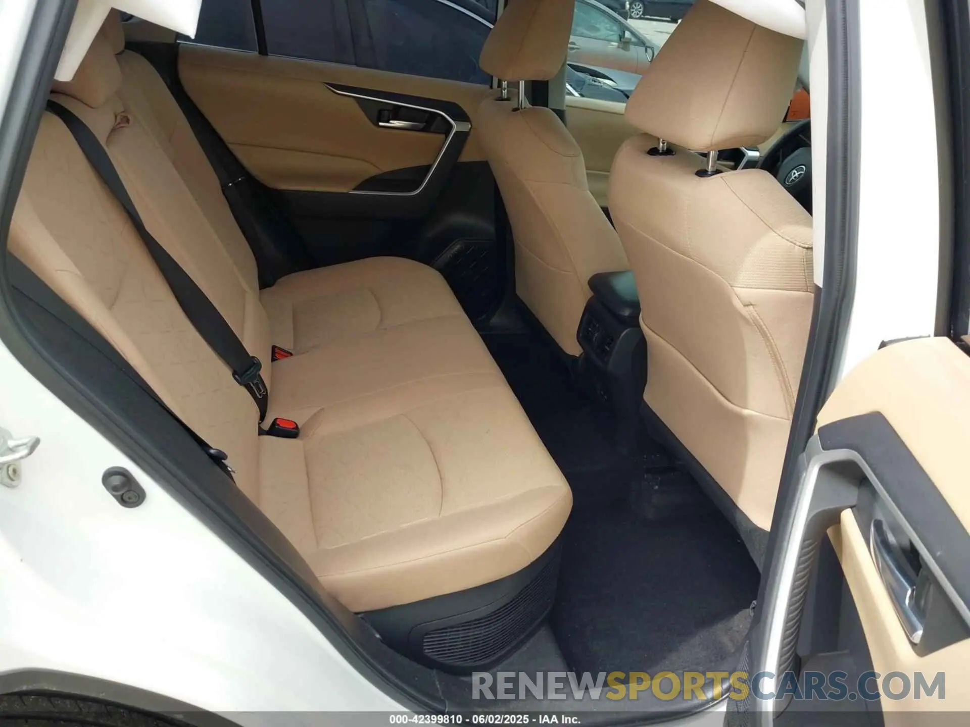 8 Photograph of a damaged car 4T3RWRFV4NU080211 TOYOTA RAV4 HYBRID 2022