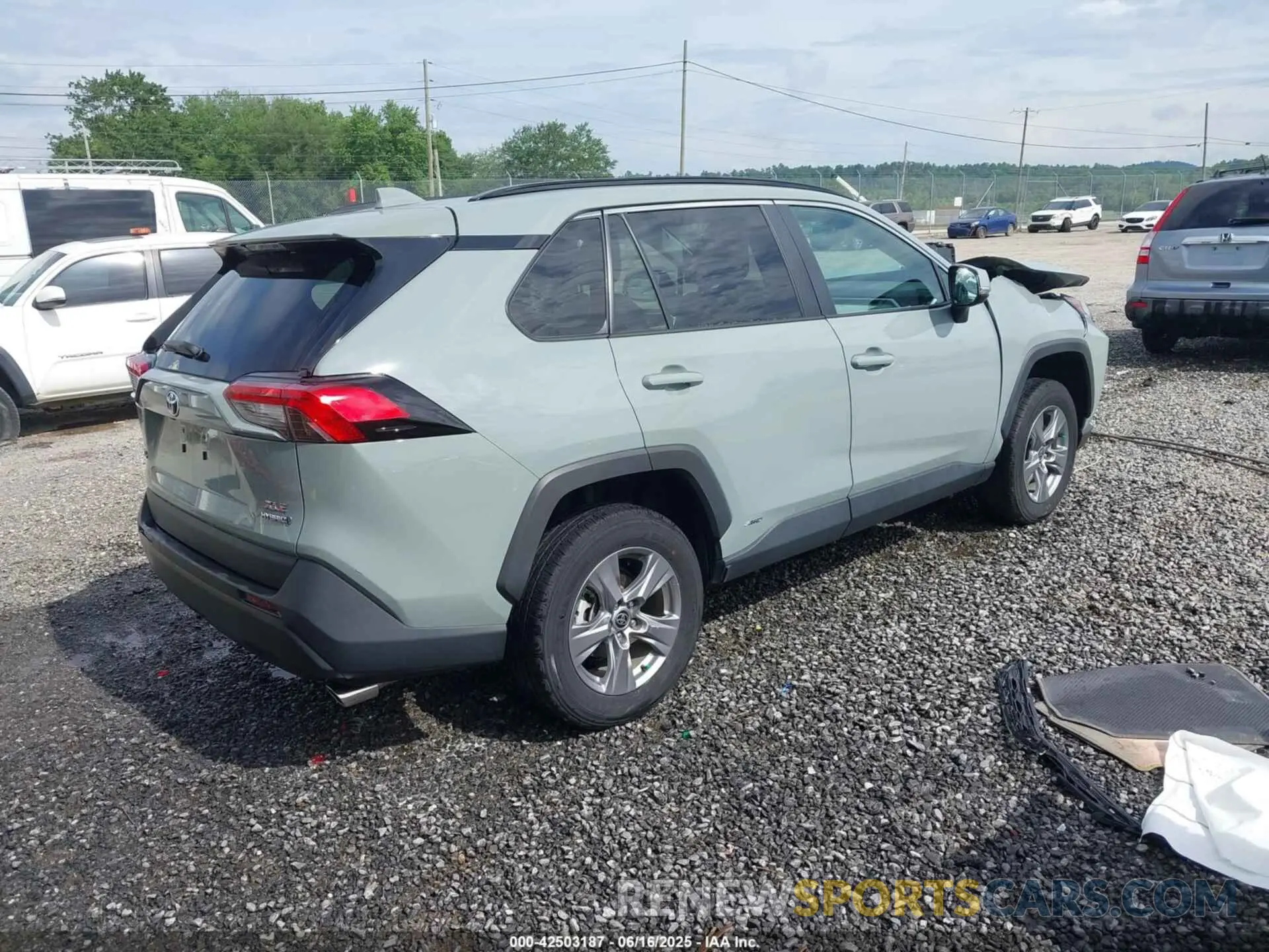 4 Photograph of a damaged car 4T3RWRFV5NU051932 TOYOTA RAV4 HYBRID 2022
