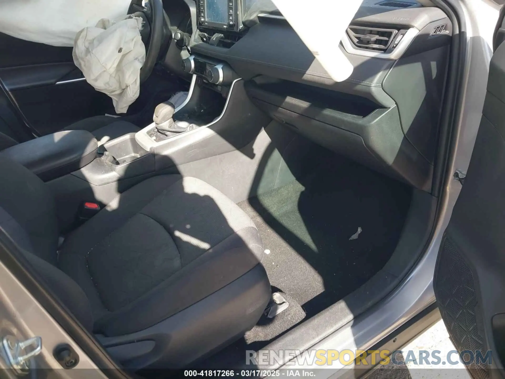 5 Photograph of a damaged car 4T3RWRFV5NU075549 TOYOTA RAV4 HYBRID 2022