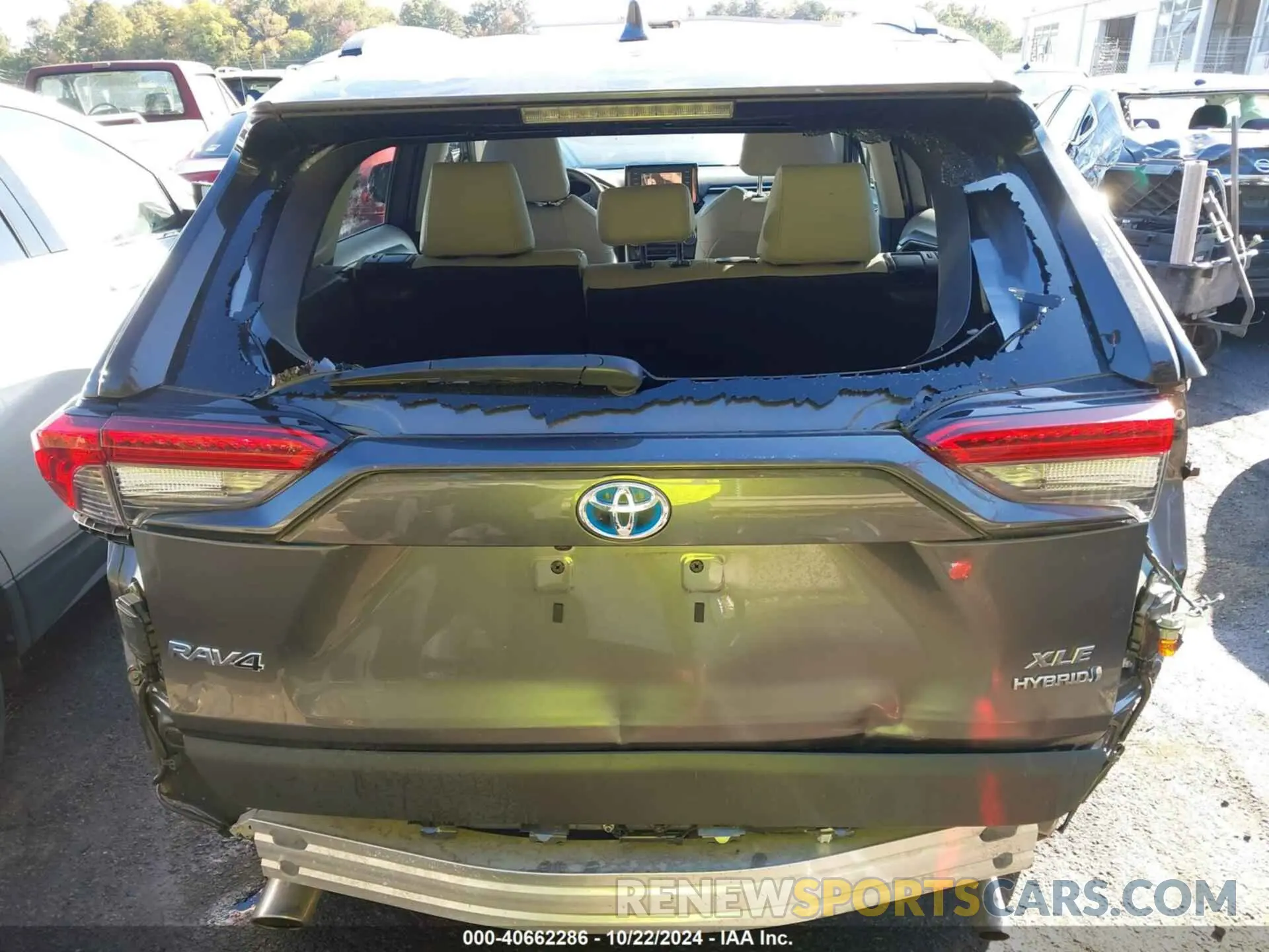 17 Photograph of a damaged car 4T3RWRFV6NU050160 TOYOTA RAV4 HYBRID 2022