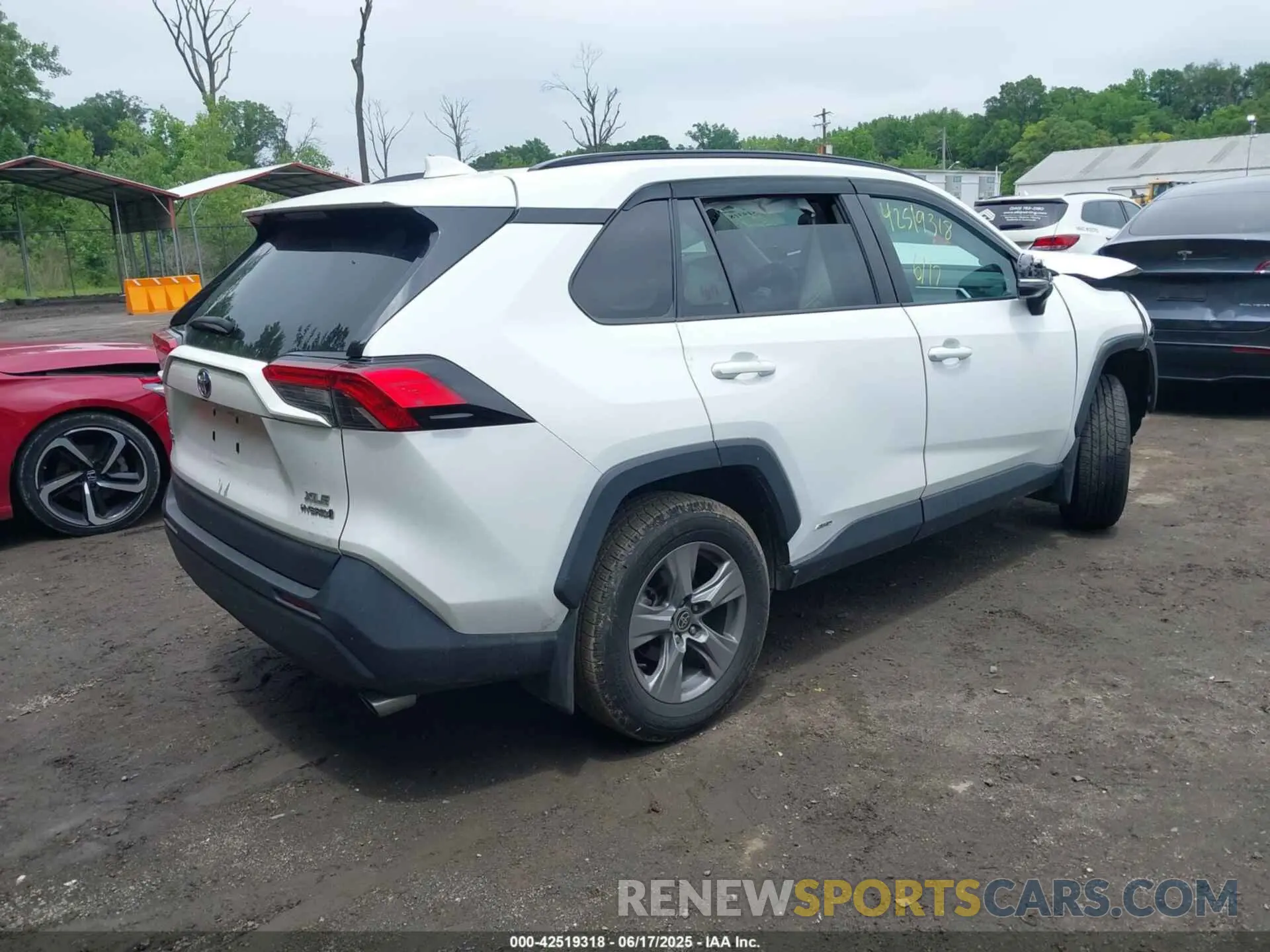 4 Photograph of a damaged car 4T3RWRFV6NU057805 TOYOTA RAV4 HYBRID 2022