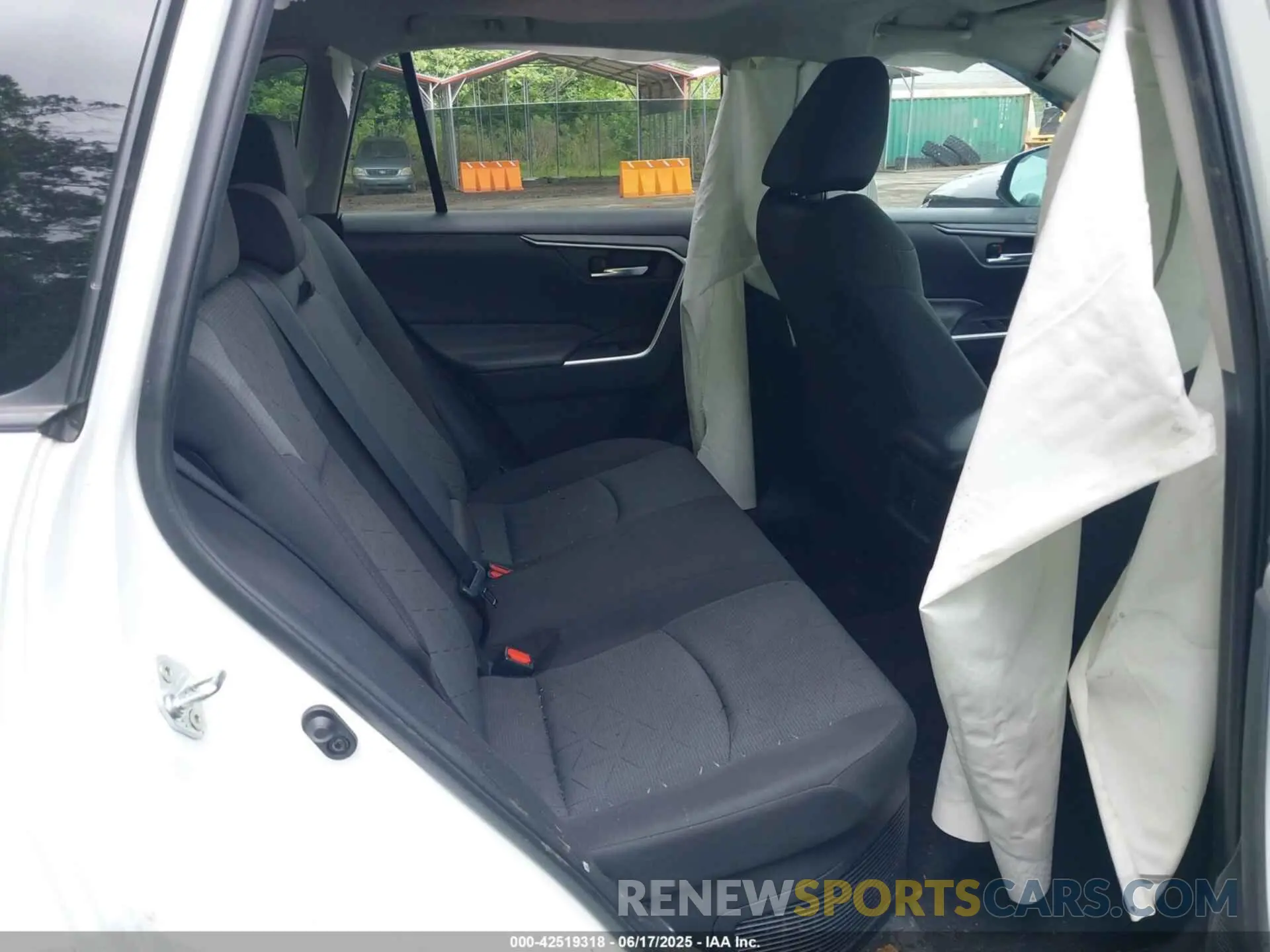 8 Photograph of a damaged car 4T3RWRFV6NU057805 TOYOTA RAV4 HYBRID 2022