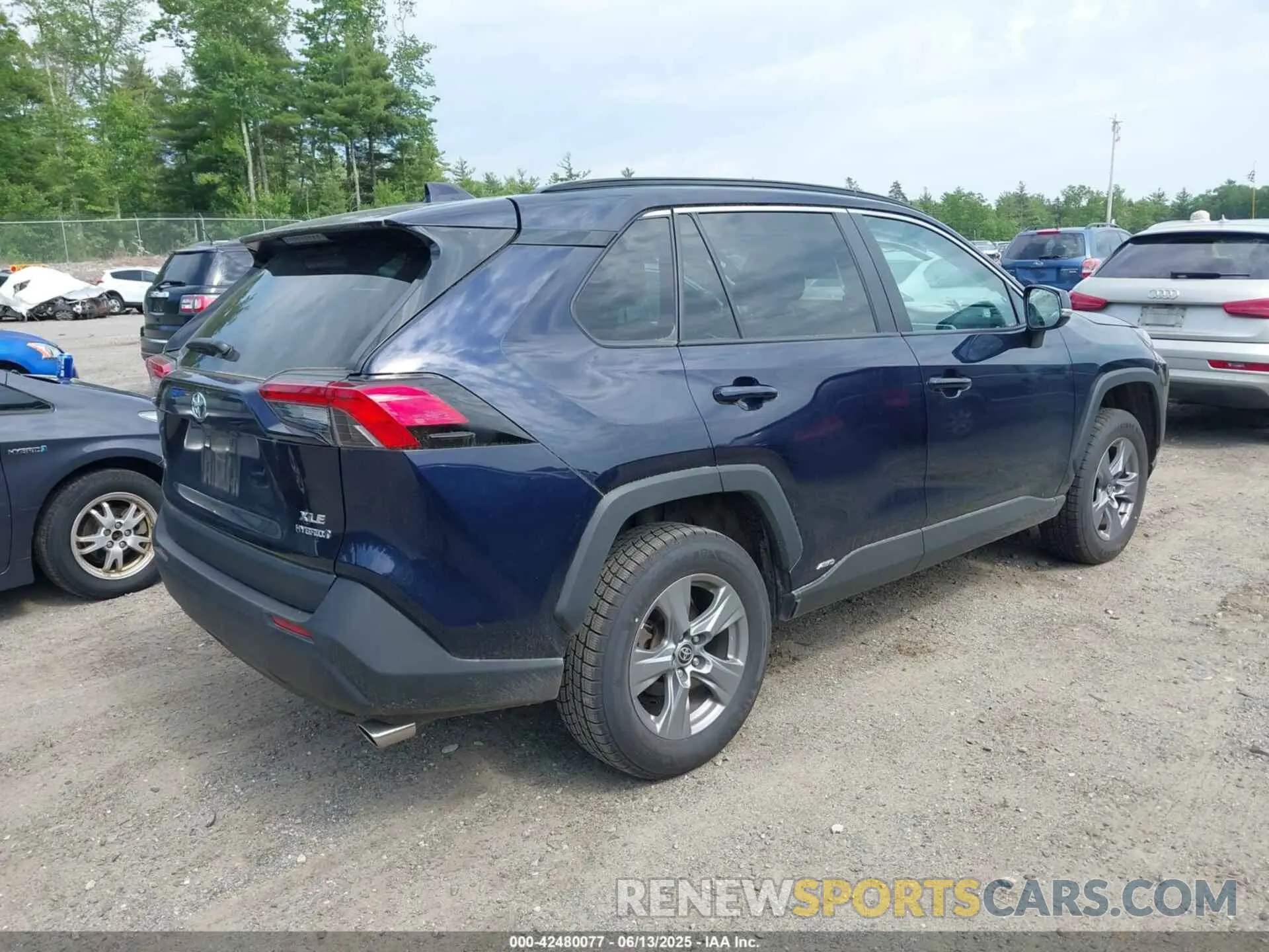4 Photograph of a damaged car 4T3RWRFV7NU057201 TOYOTA RAV4 HYBRID 2022