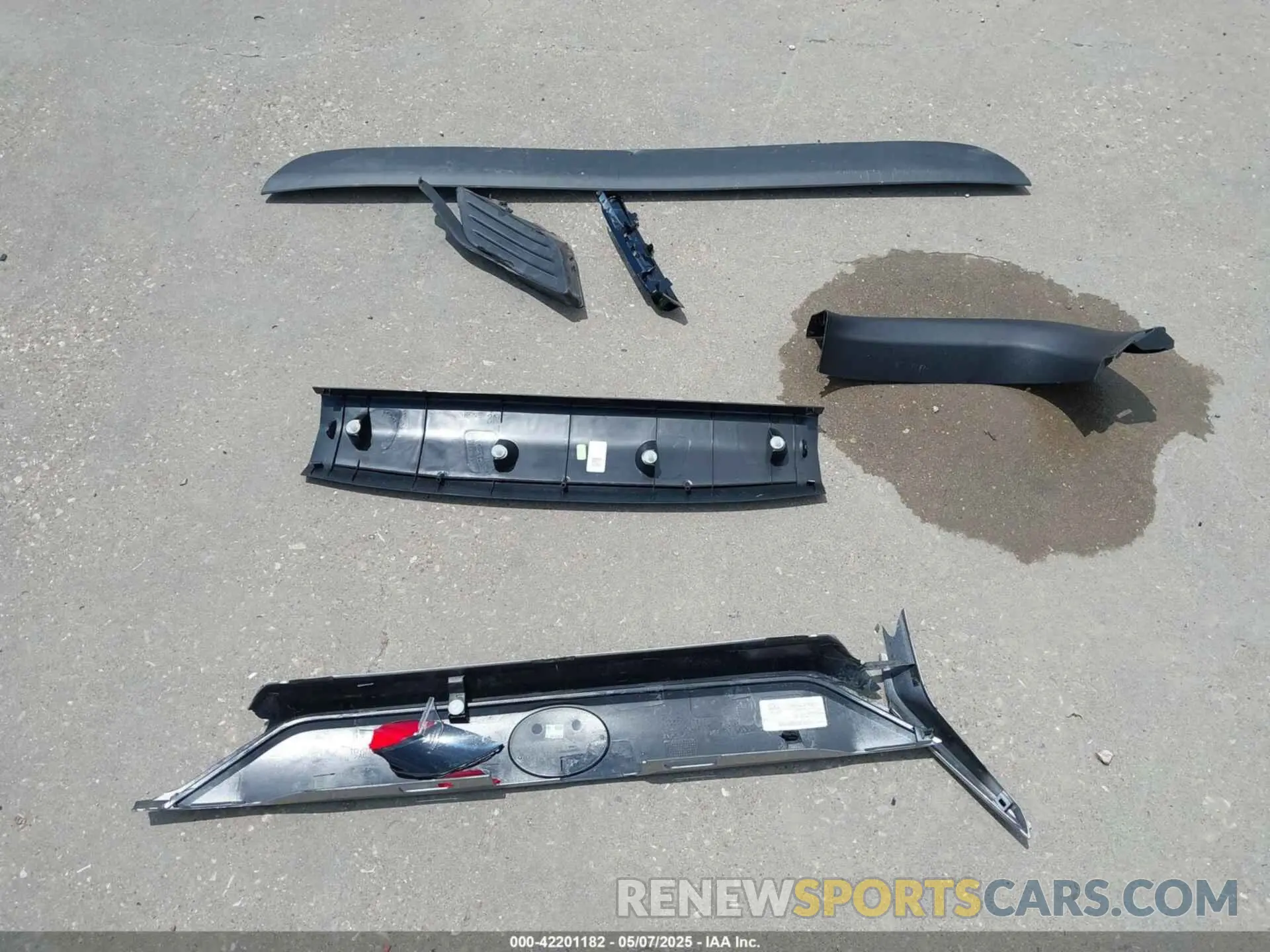12 Photograph of a damaged car 4T3RWRFV7NU076220 TOYOTA RAV4 HYBRID 2022