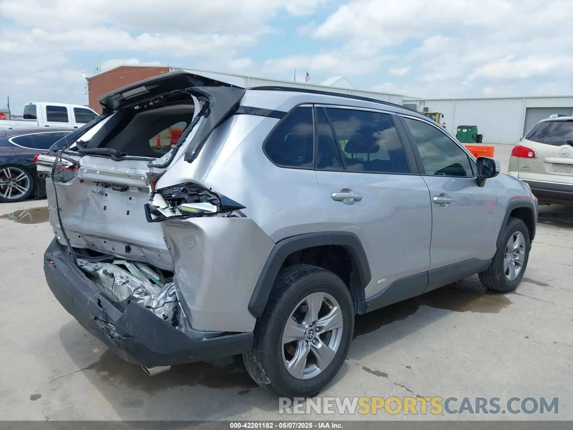 4 Photograph of a damaged car 4T3RWRFV7NU076220 TOYOTA RAV4 HYBRID 2022