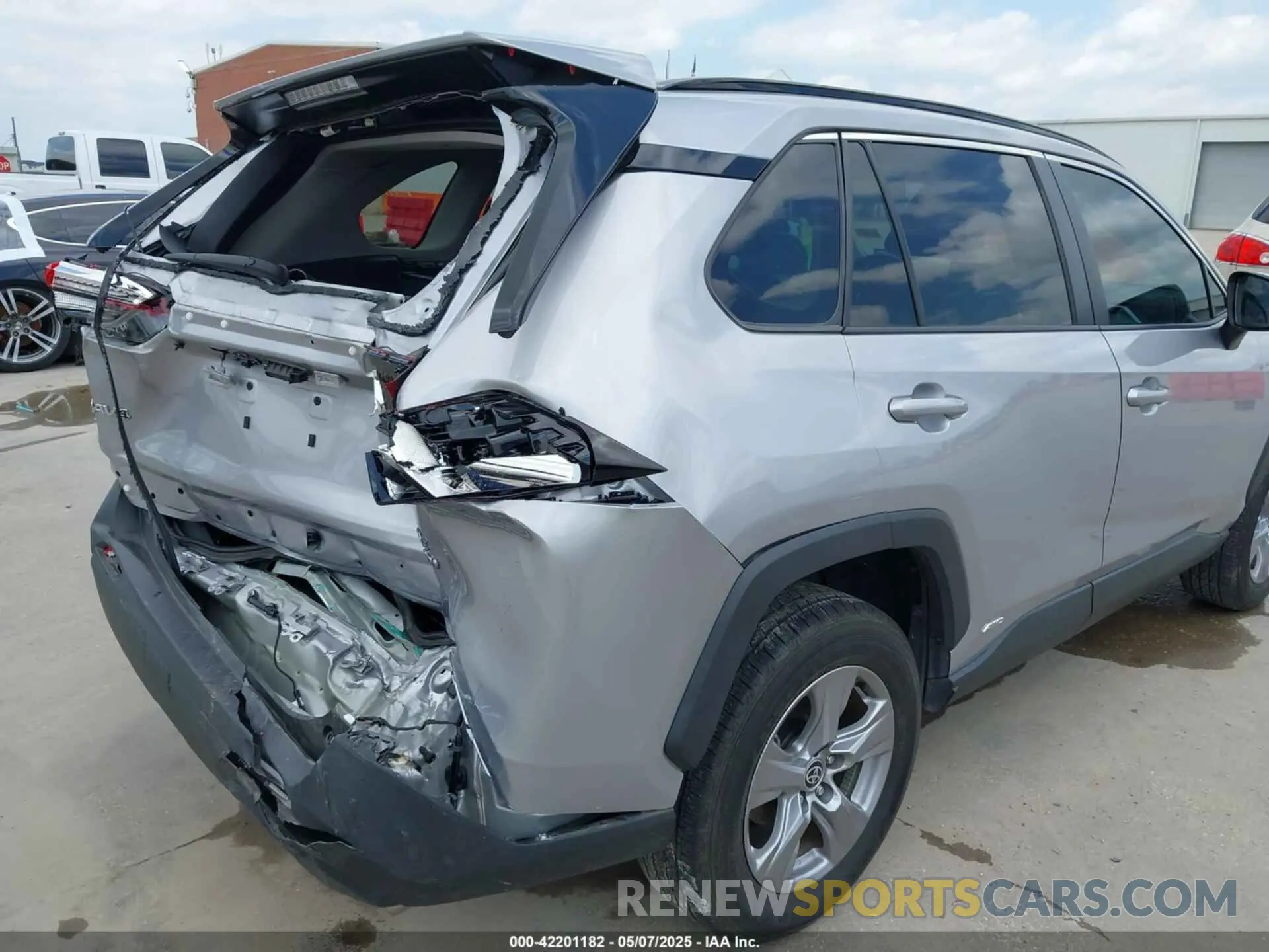 6 Photograph of a damaged car 4T3RWRFV7NU076220 TOYOTA RAV4 HYBRID 2022