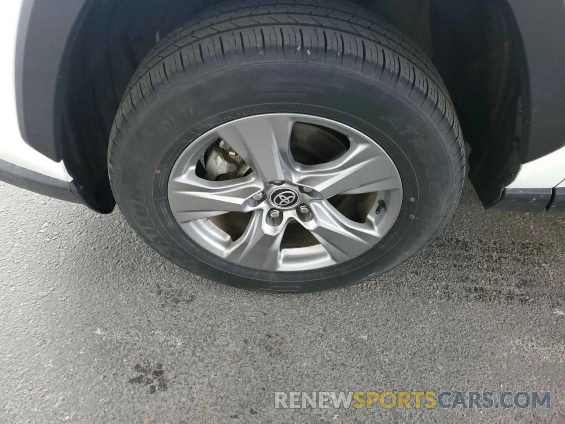 19 Photograph of a damaged car 4T3RWRFV8NU078316 TOYOTA RAV4 HYBRID 2022