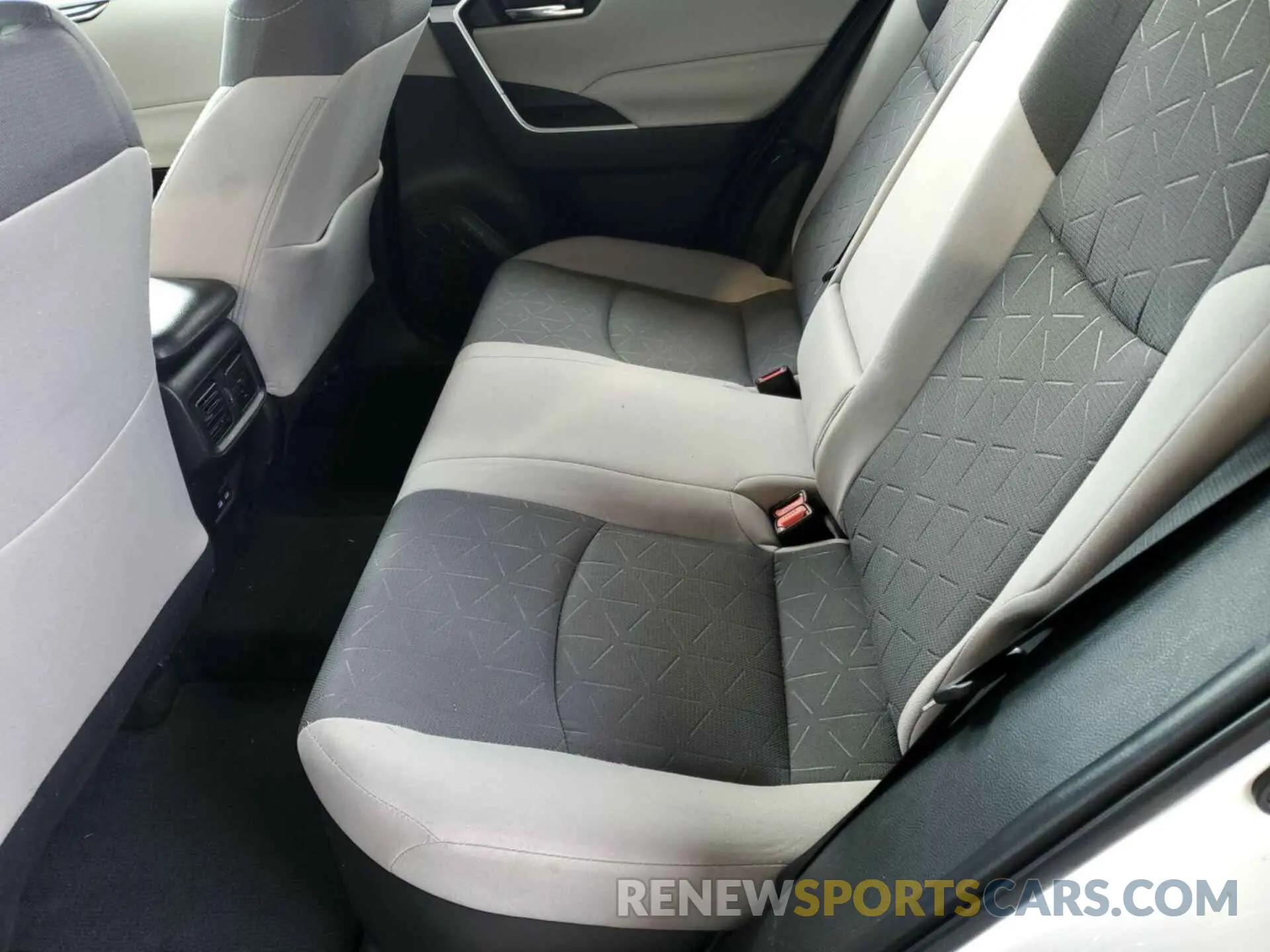 8 Photograph of a damaged car 4T3RWRFV8NU078316 TOYOTA RAV4 HYBRID 2022