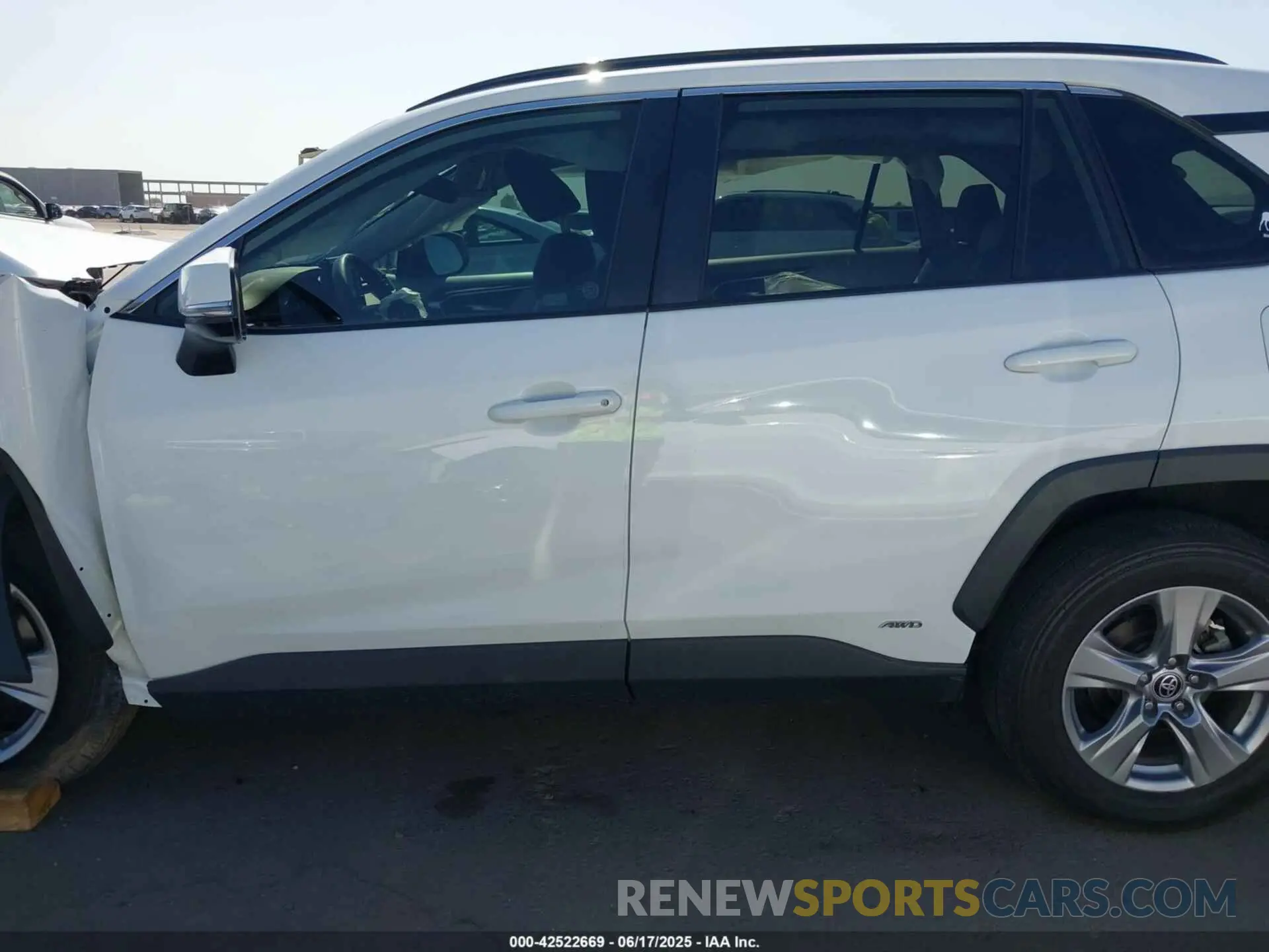 13 Photograph of a damaged car 4T3RWRFV8NU082057 TOYOTA RAV4 HYBRID 2022