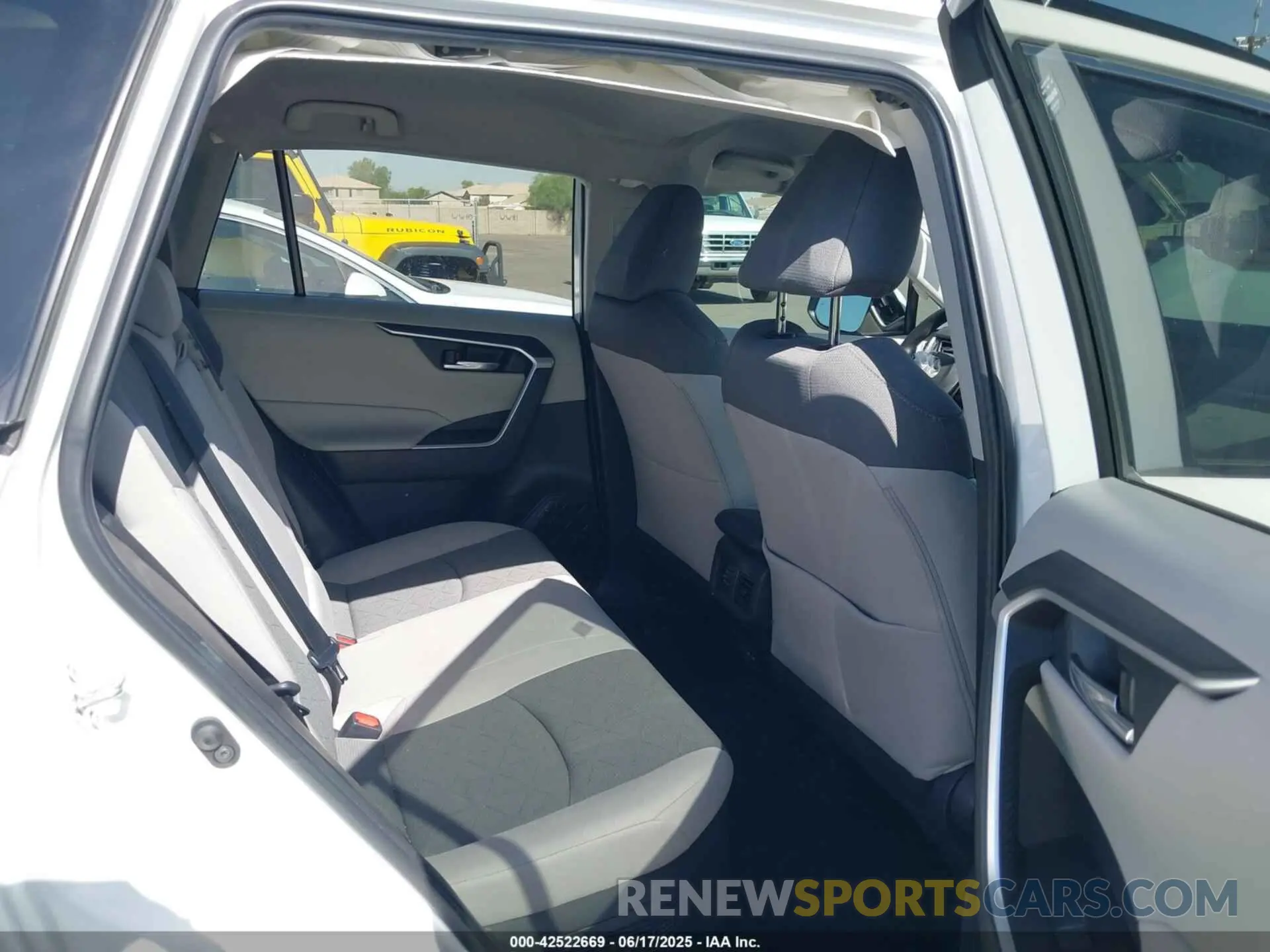 8 Photograph of a damaged car 4T3RWRFV8NU082057 TOYOTA RAV4 HYBRID 2022