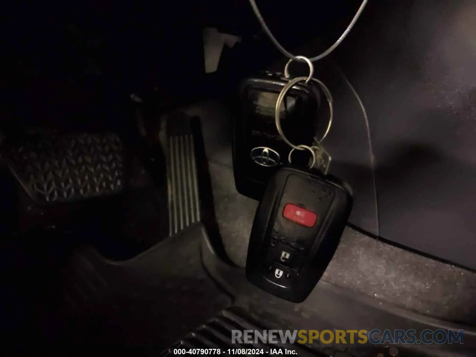 11 Photograph of a damaged car 4T3RWRFV9NU053490 TOYOTA RAV4 HYBRID 2022