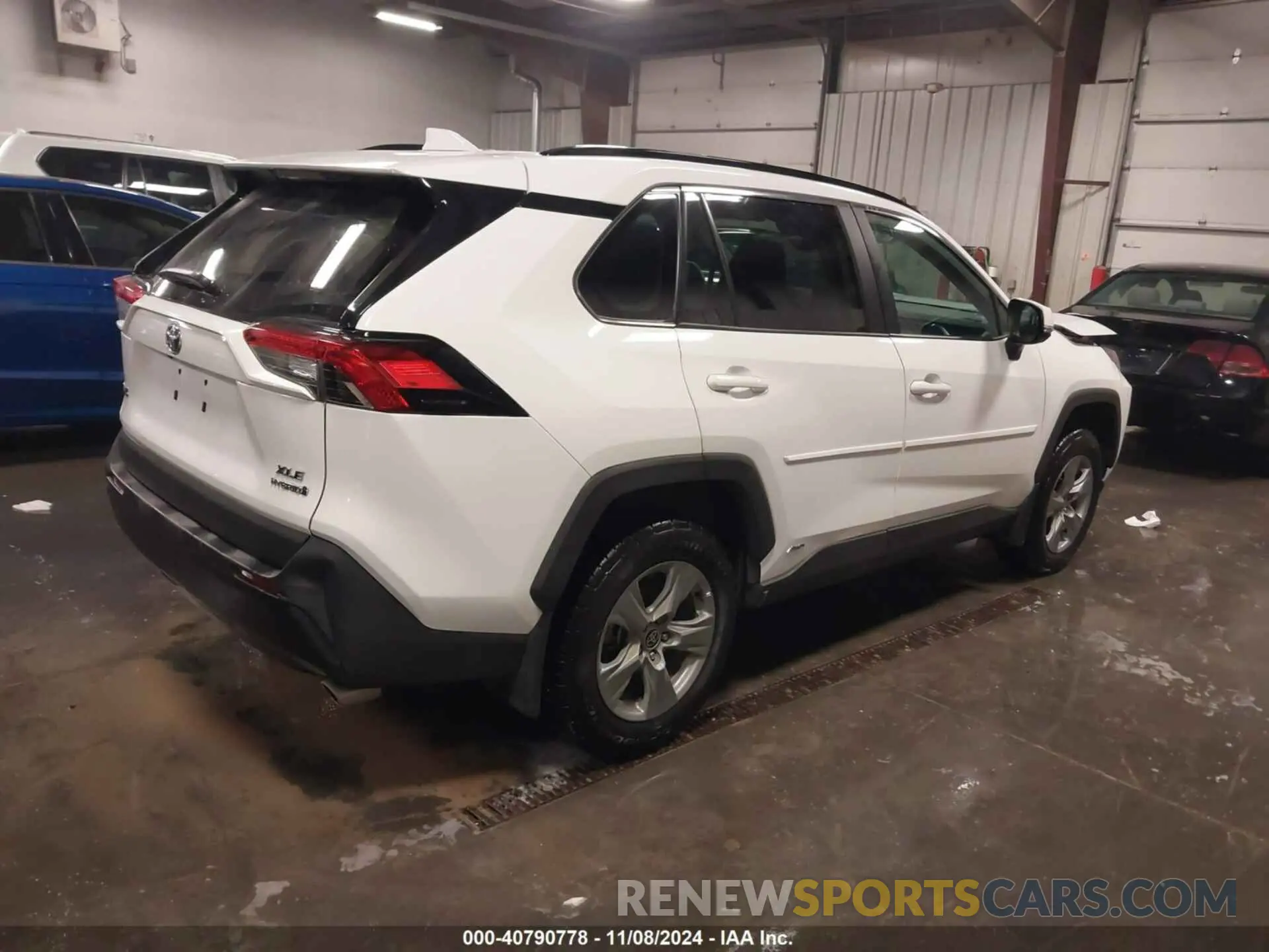 4 Photograph of a damaged car 4T3RWRFV9NU053490 TOYOTA RAV4 HYBRID 2022