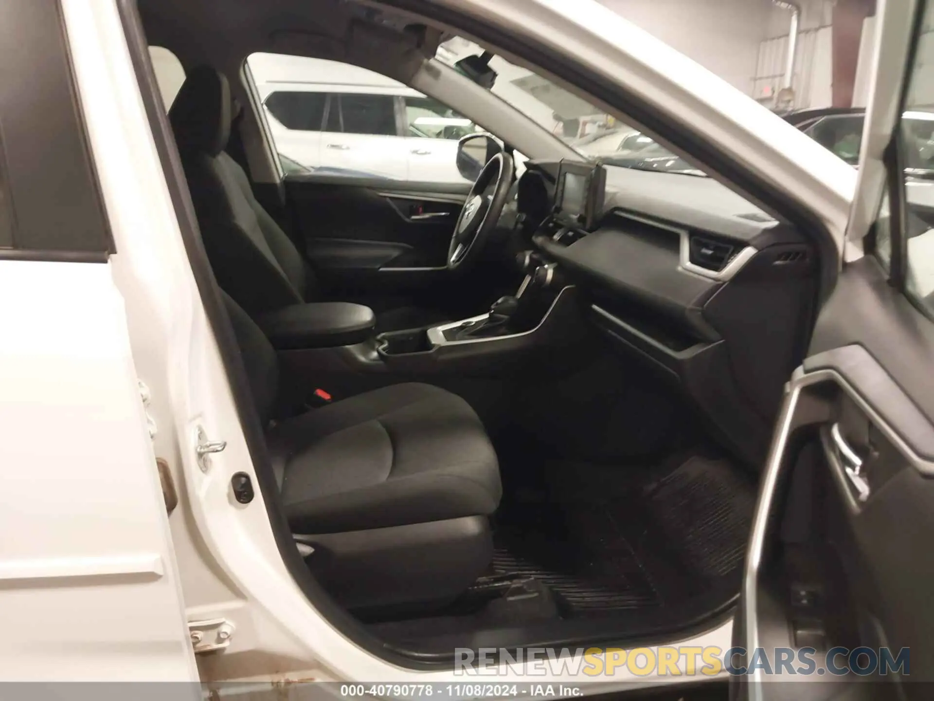 5 Photograph of a damaged car 4T3RWRFV9NU053490 TOYOTA RAV4 HYBRID 2022