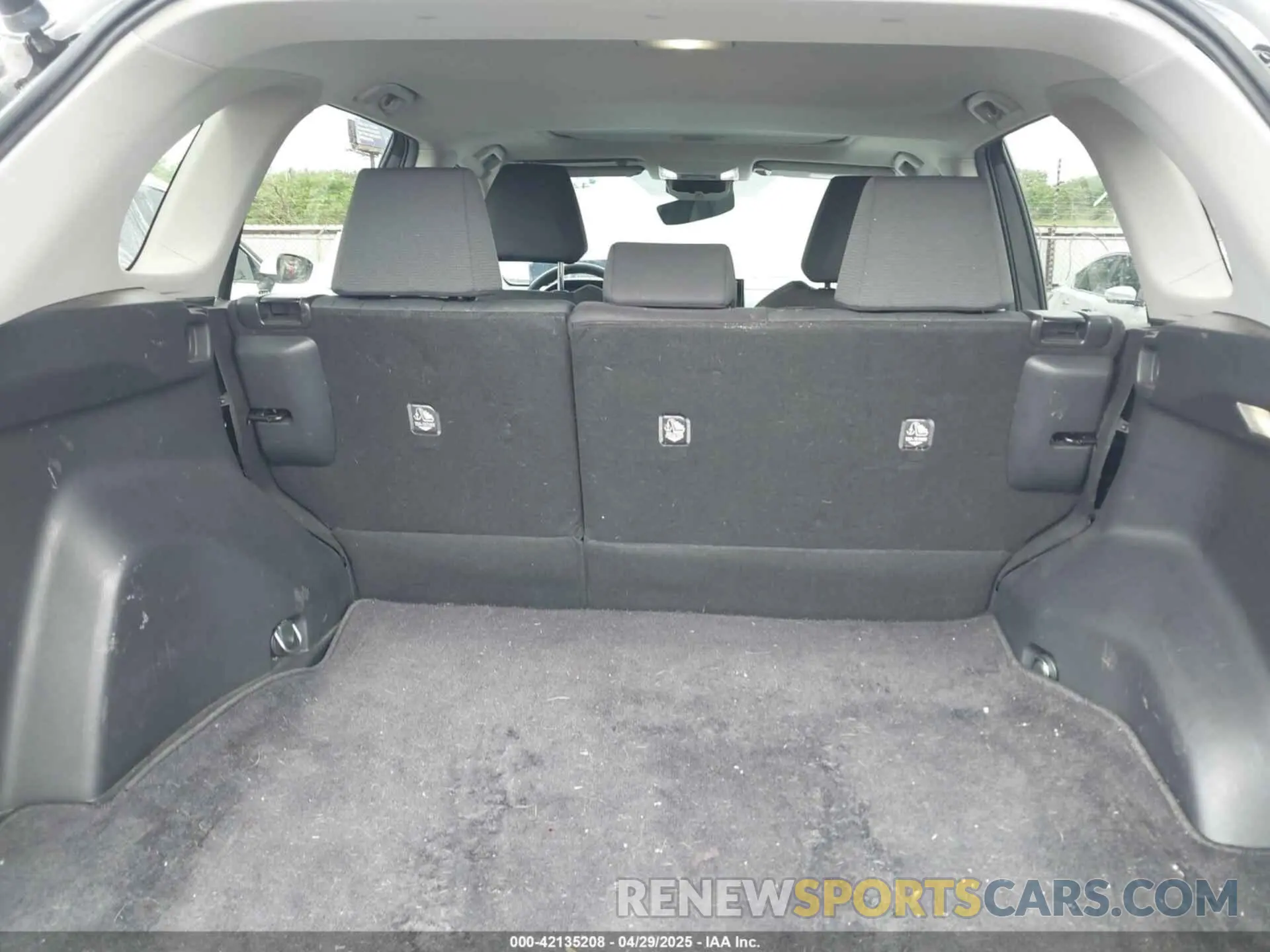 18 Photograph of a damaged car 4T3RWRFVXNU057564 TOYOTA RAV4 HYBRID 2022