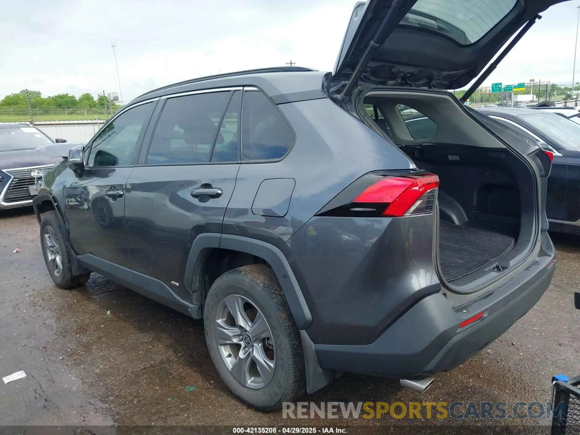 3 Photograph of a damaged car 4T3RWRFVXNU057564 TOYOTA RAV4 HYBRID 2022