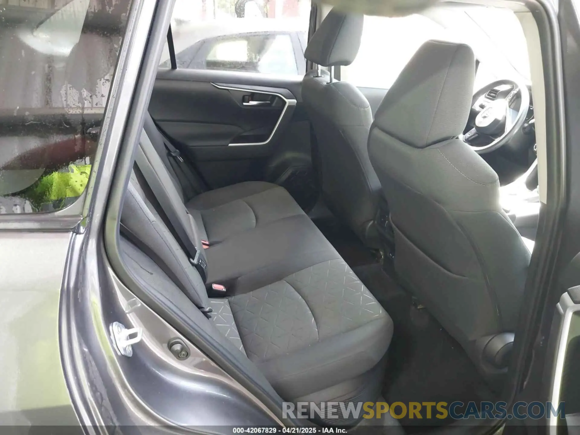 8 Photograph of a damaged car 4T3RWRFVXNU077426 TOYOTA RAV4 HYBRID 2022