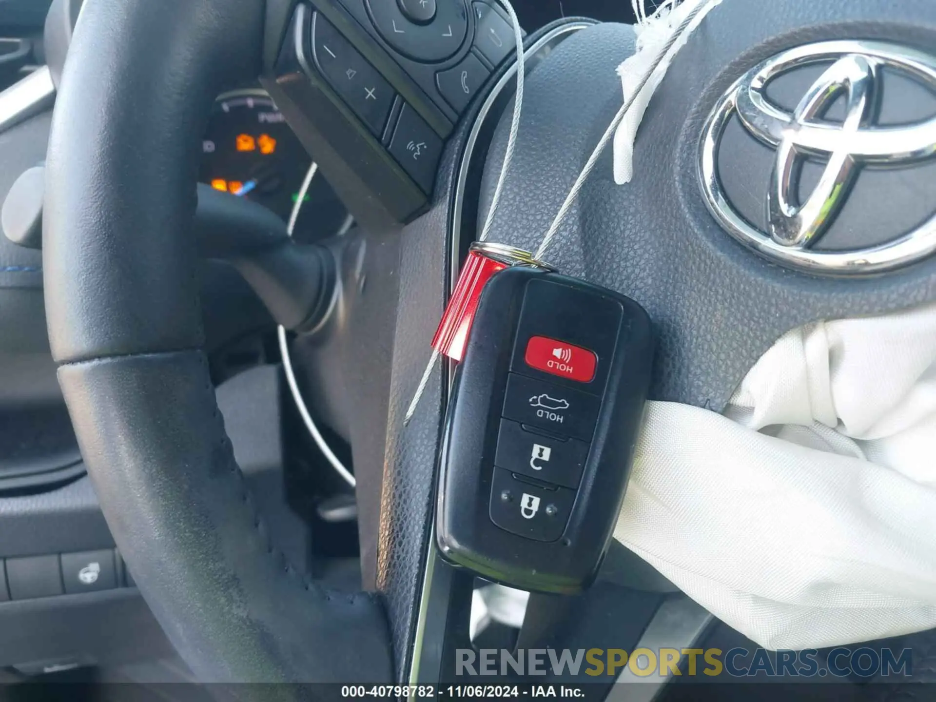 11 Photograph of a damaged car 4T3T6RFV0NU084309 TOYOTA RAV4 HYBRID 2022