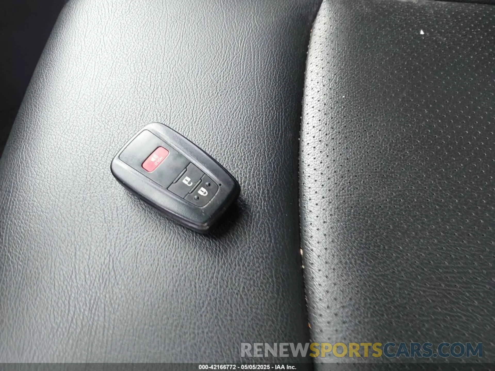 11 Photograph of a damaged car 4T3T6RFV4NU065150 TOYOTA RAV4 HYBRID 2022