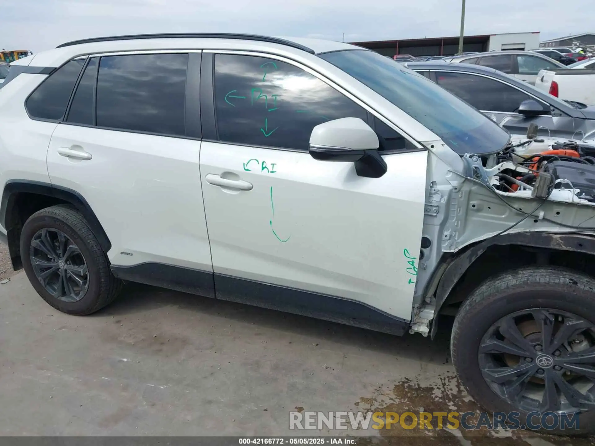 14 Photograph of a damaged car 4T3T6RFV4NU065150 TOYOTA RAV4 HYBRID 2022
