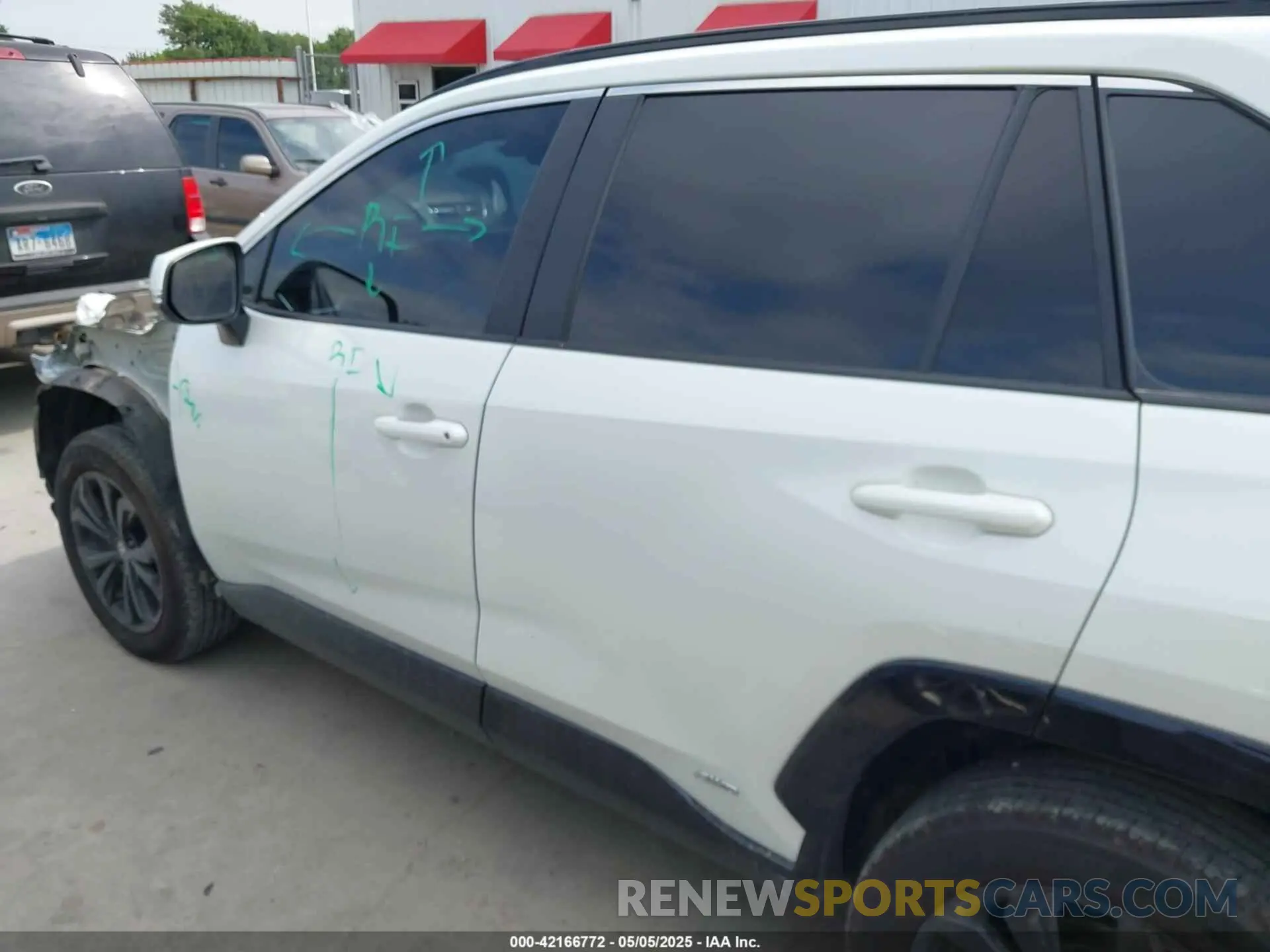 15 Photograph of a damaged car 4T3T6RFV4NU065150 TOYOTA RAV4 HYBRID 2022