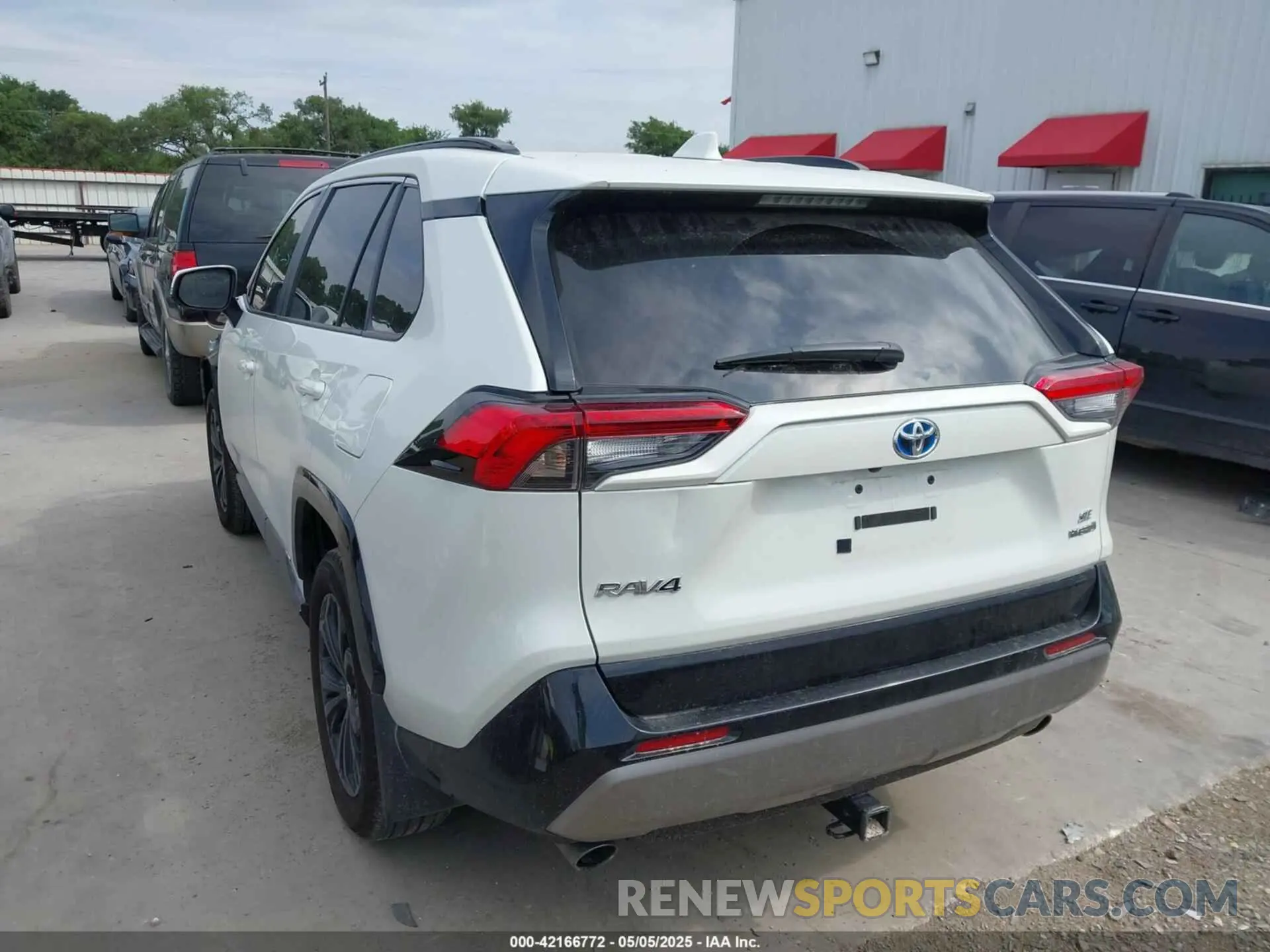 3 Photograph of a damaged car 4T3T6RFV4NU065150 TOYOTA RAV4 HYBRID 2022