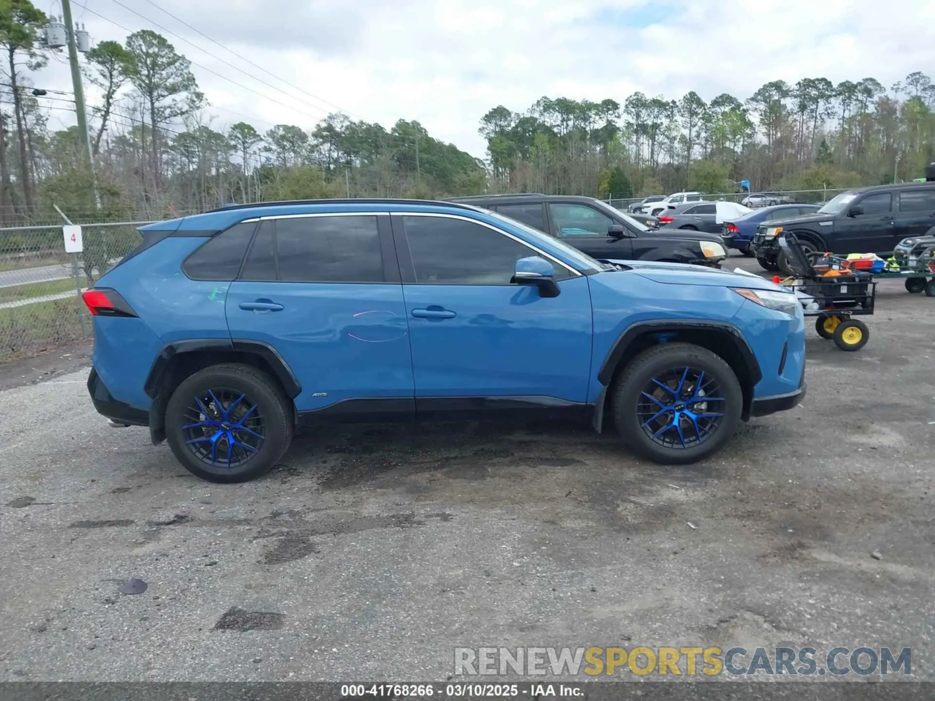 13 Photograph of a damaged car 4T3T6RFV8NU078743 TOYOTA RAV4 HYBRID 2022