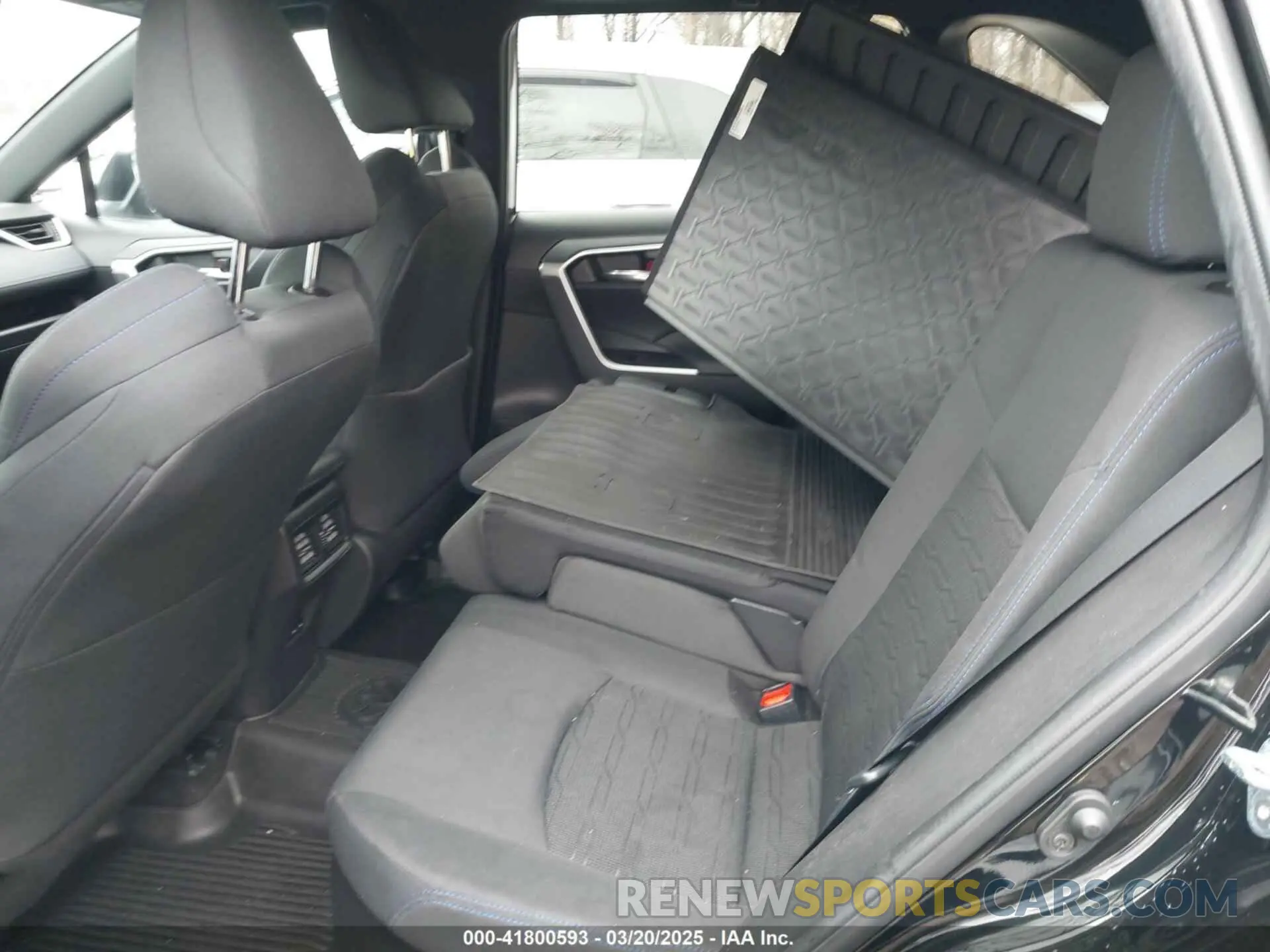 8 Photograph of a damaged car 4T3T6RFV8NU081545 TOYOTA RAV4 HYBRID 2022