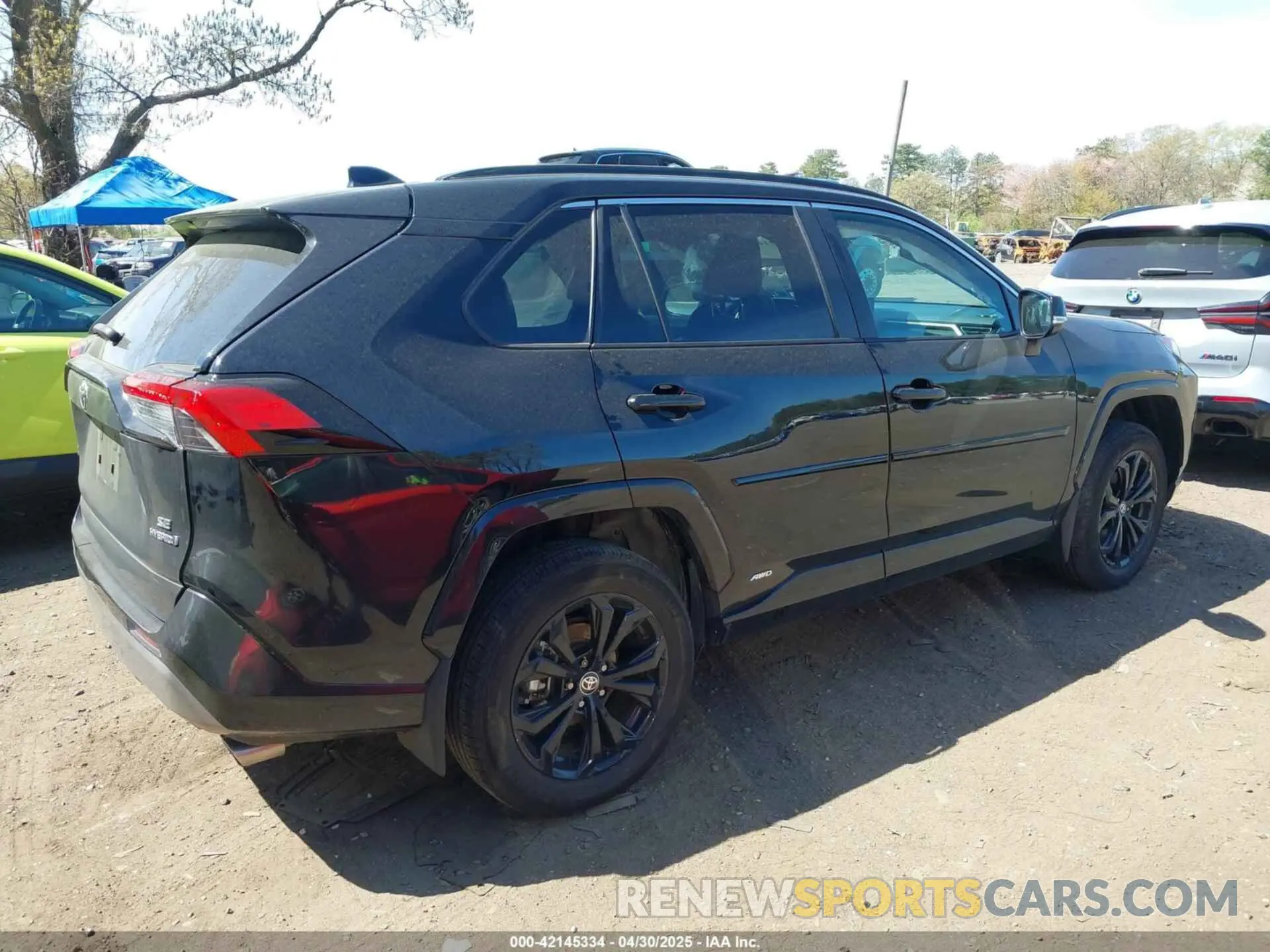 4 Photograph of a damaged car 4T3T6RFVXNU088724 TOYOTA RAV4 HYBRID 2022