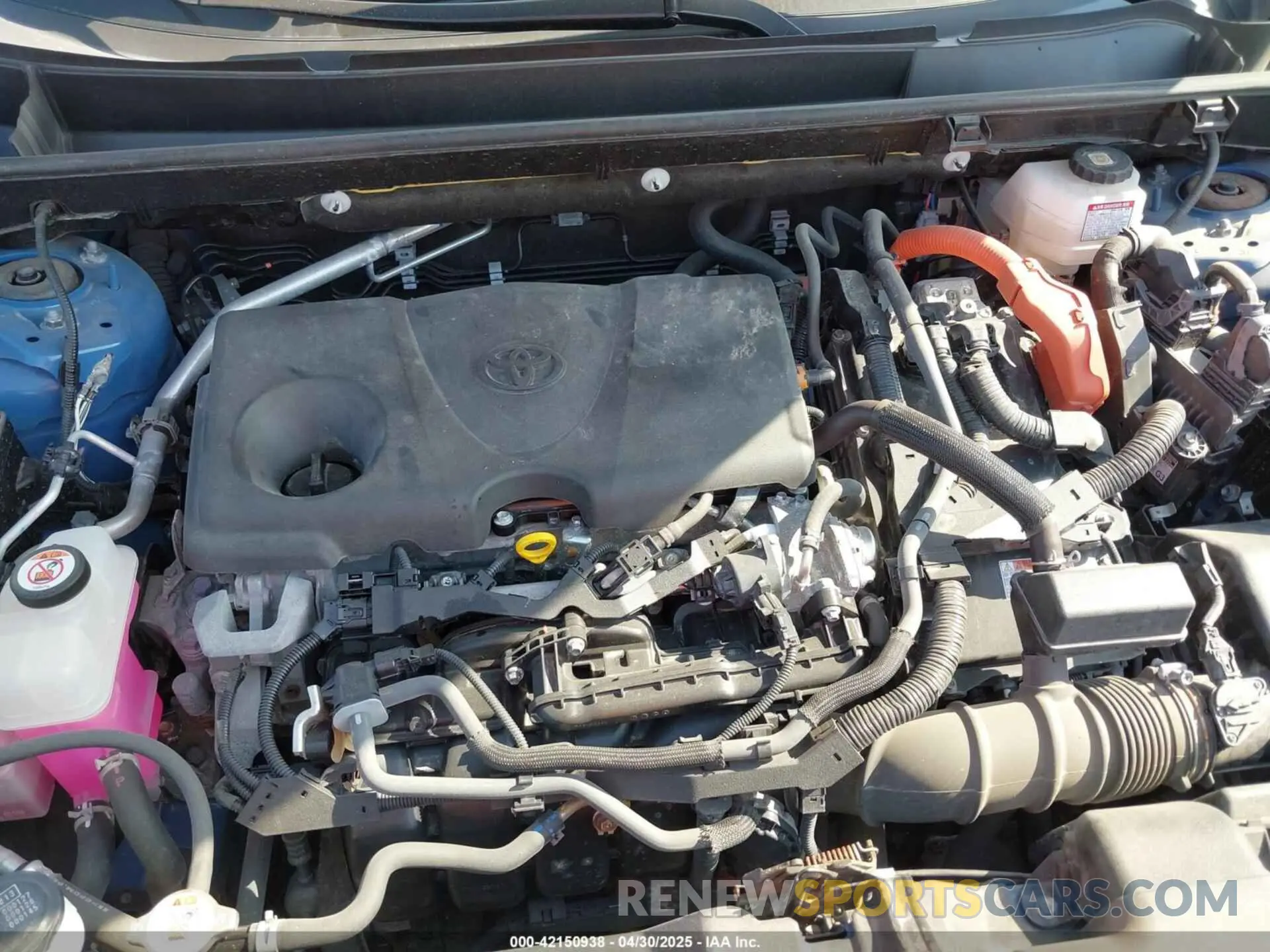 10 Photograph of a damaged car JTM16RFV0ND071693 TOYOTA RAV4 HYBRID 2022