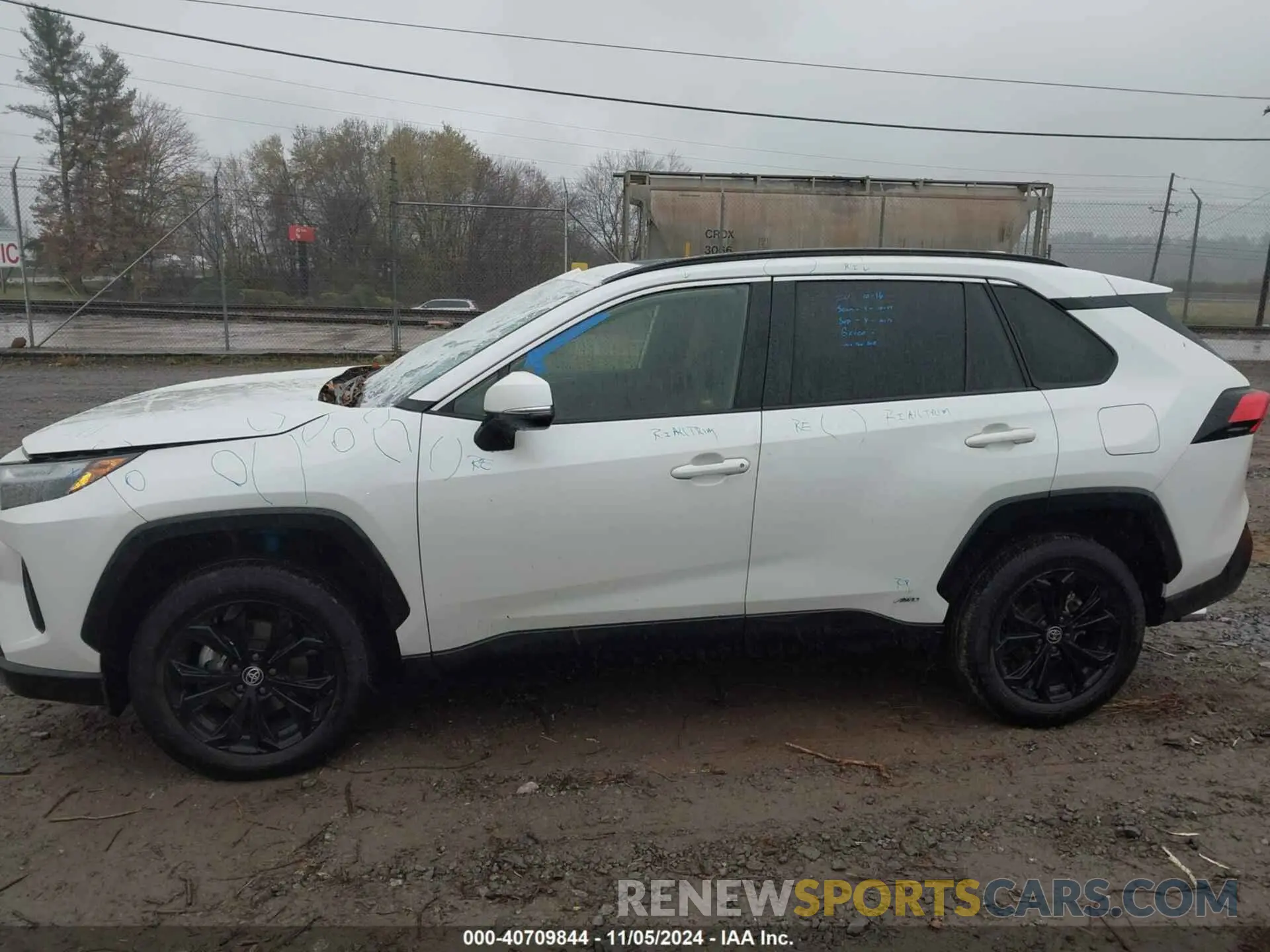 14 Photograph of a damaged car JTM16RFV6NJ015596 TOYOTA RAV4 HYBRID 2022