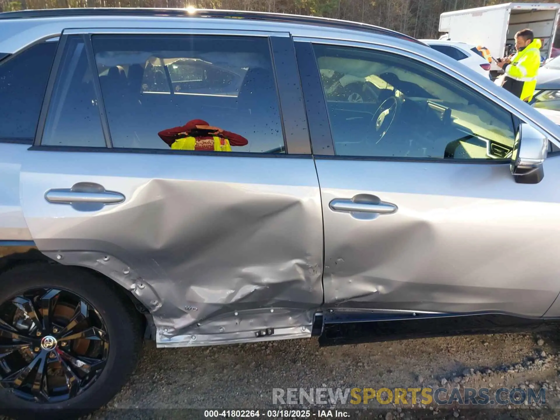 13 Photograph of a damaged car JTM16RFV7ND069018 TOYOTA RAV4 HYBRID 2022