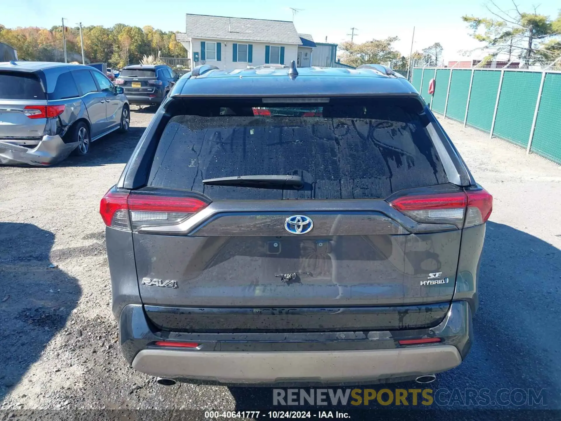 17 Photograph of a damaged car JTM16RFV7ND069228 TOYOTA RAV4 HYBRID 2022