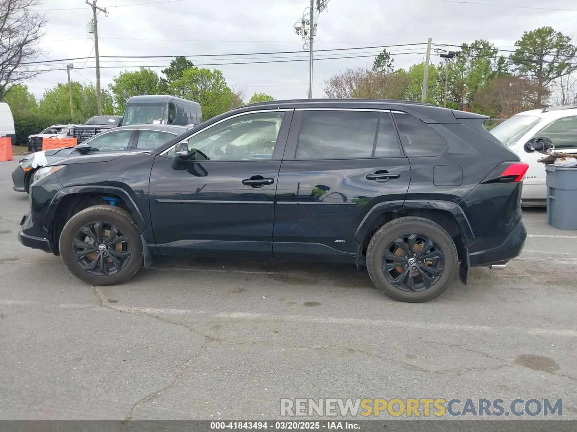 13 Photograph of a damaged car JTM16RFV8ND056777 TOYOTA RAV4 HYBRID 2022