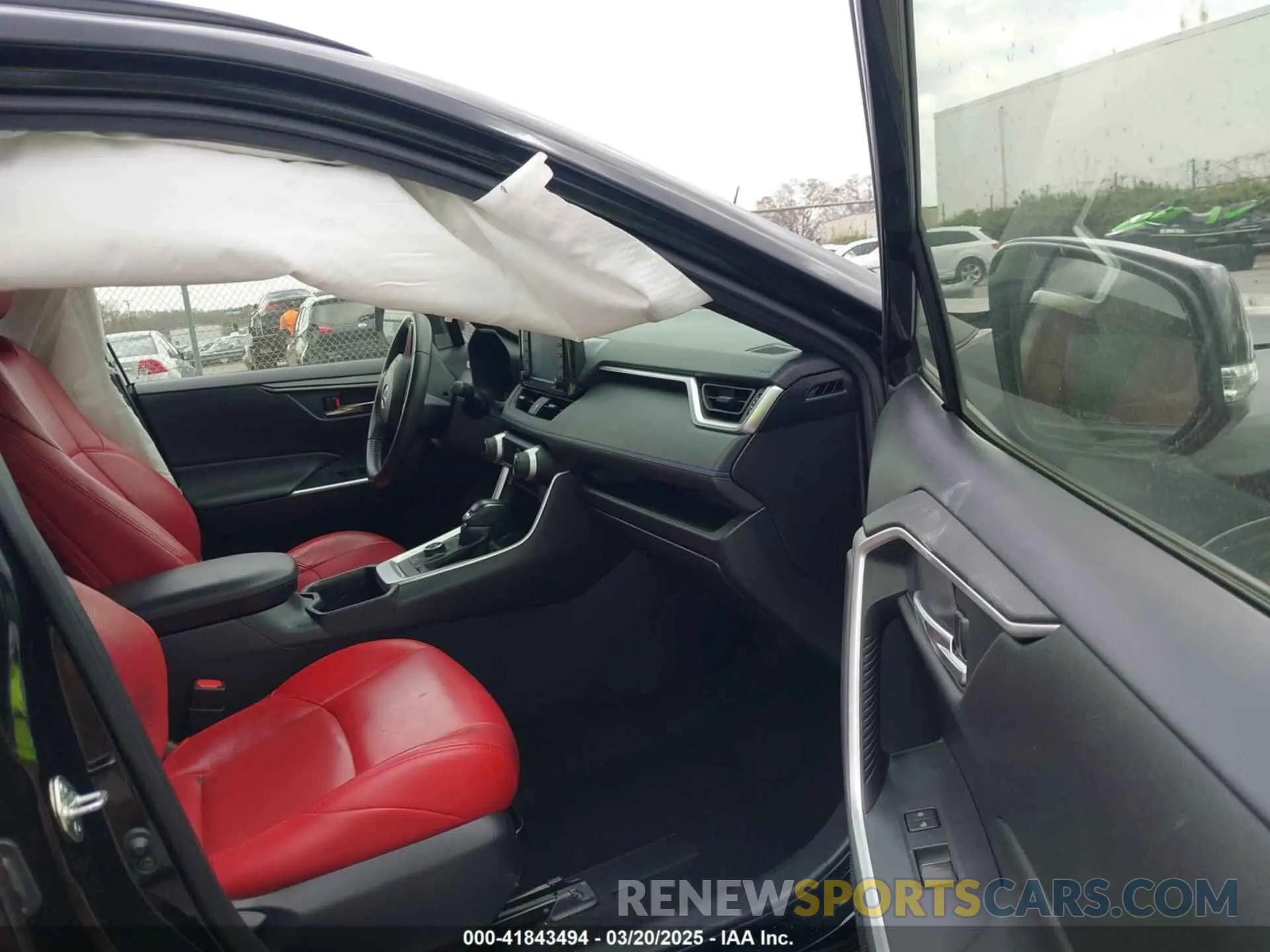 5 Photograph of a damaged car JTM16RFV8ND056777 TOYOTA RAV4 HYBRID 2022